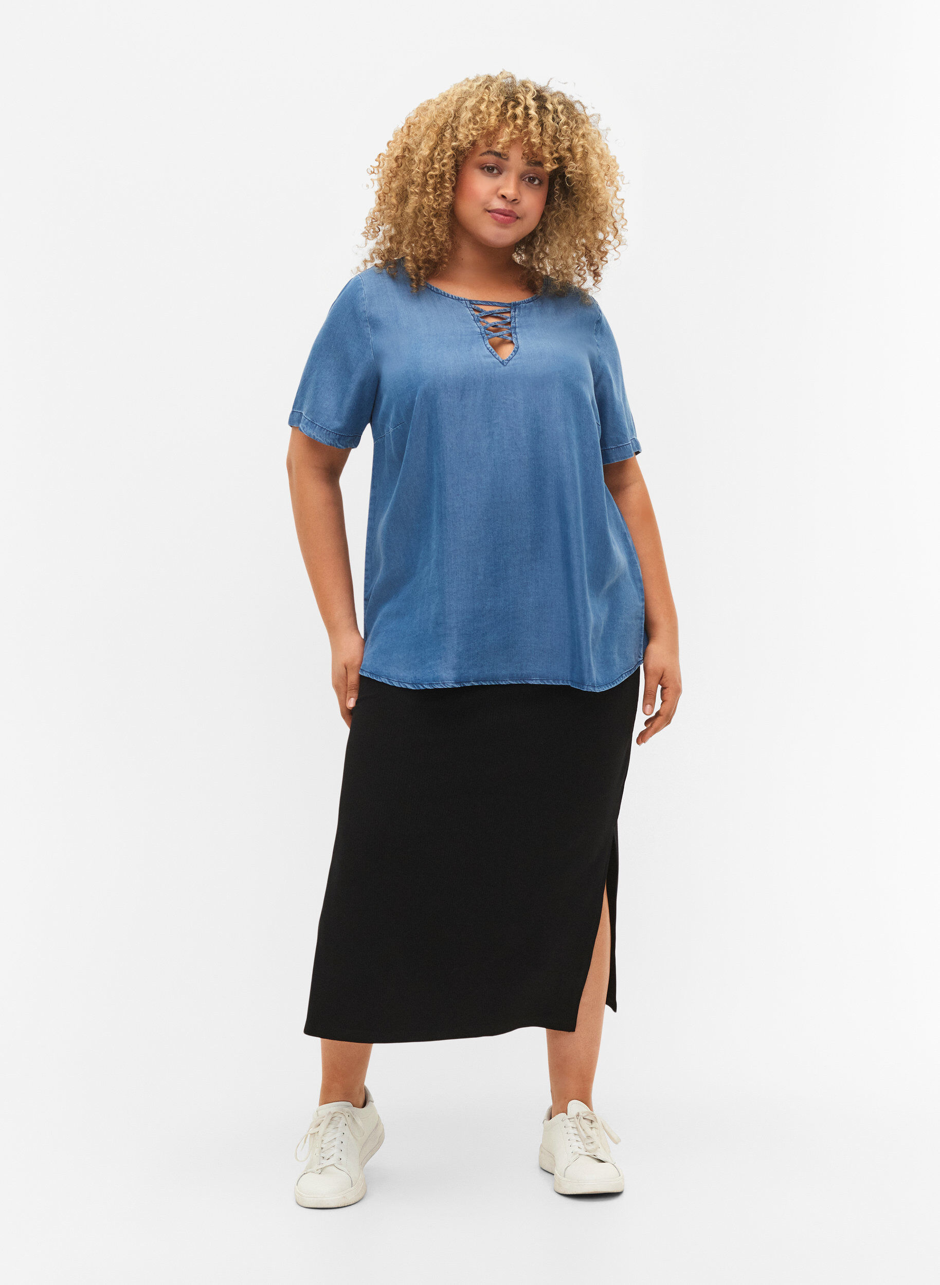 Zizzi Kurz&auml;rmelige Bluse aus Lyocell (TENCEL&trade;) , Blue denim, Model image number 2