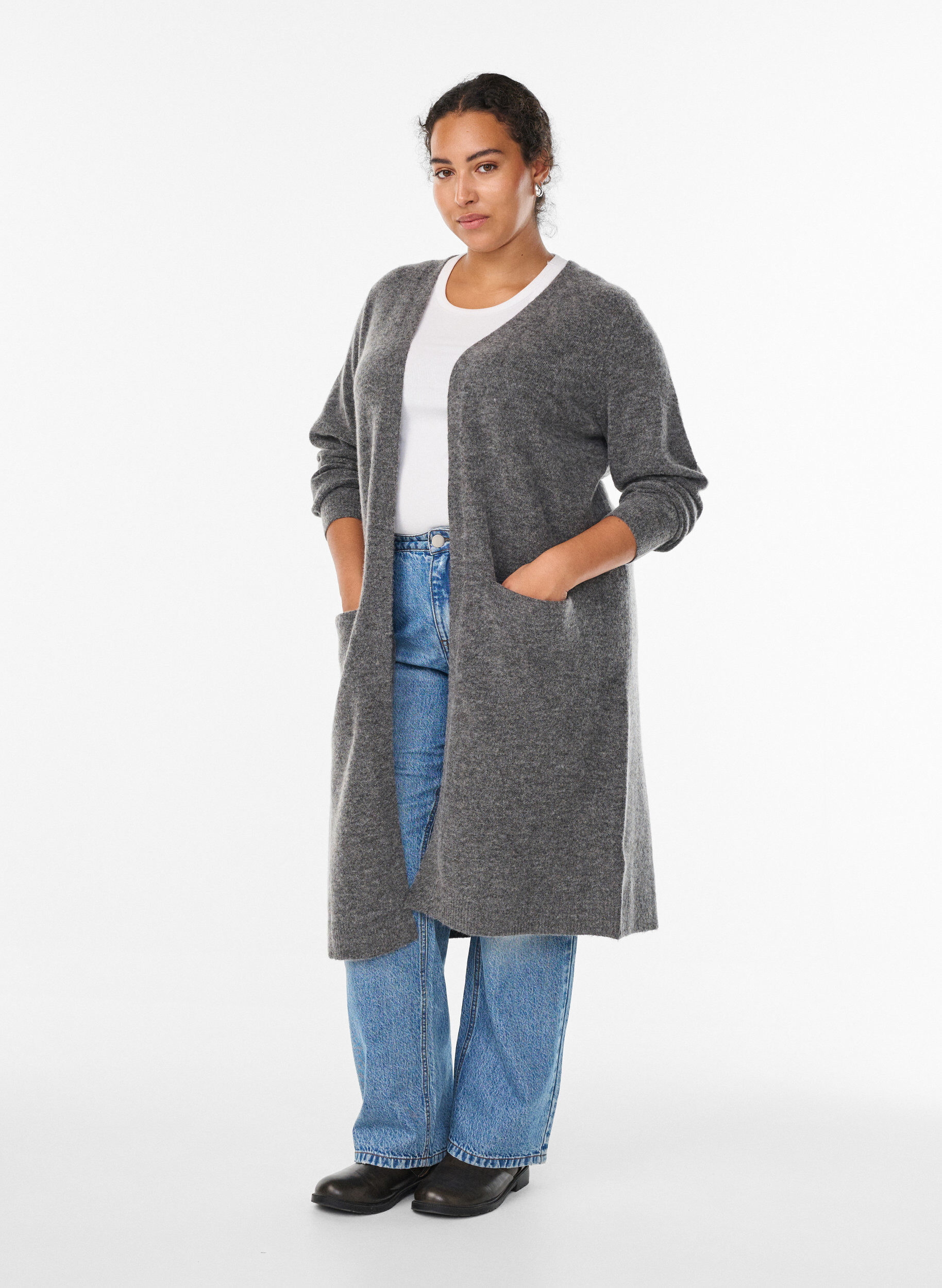Zizzi Lange Strickjacke mit Wolle, Grau, Model image number 1