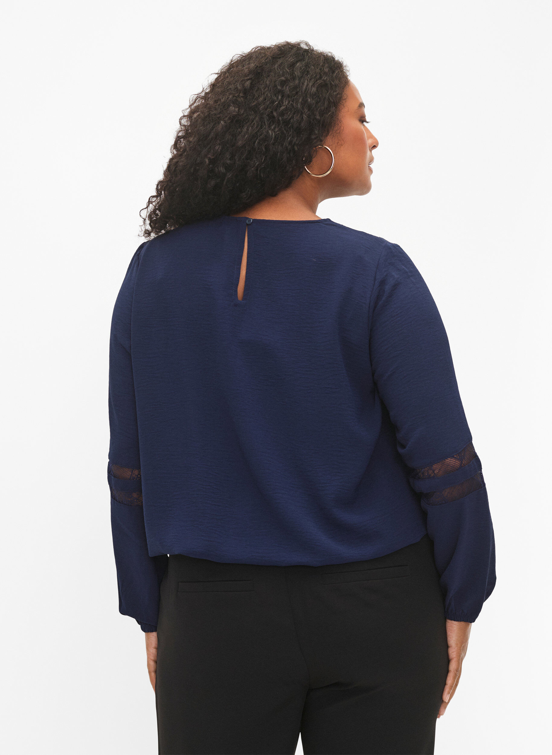 Zizzi  Langarm-Bluse mit Spitze, Navy Blazer, Model image number 1