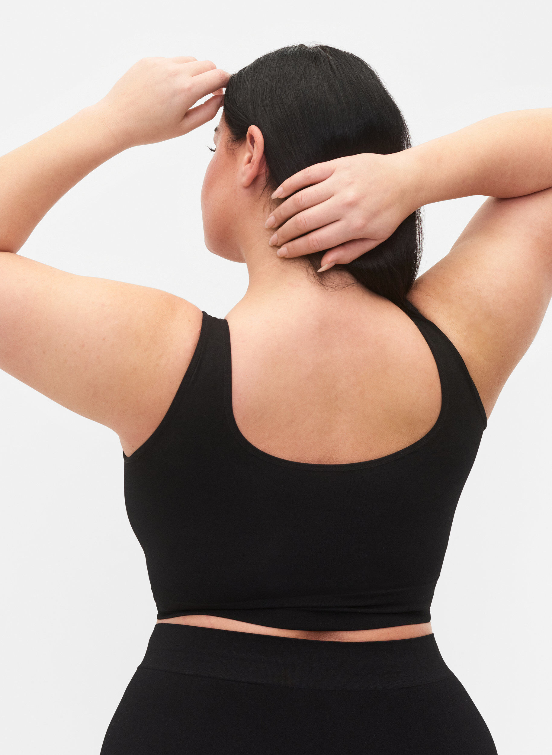 Zizzi Nahtloser BH mit Rundhalsausschnitt, Black, Model image number 1