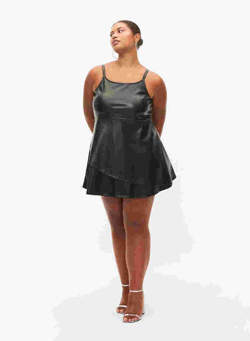 Kunstlederkleid in A-Linie, Black, Model image number 3