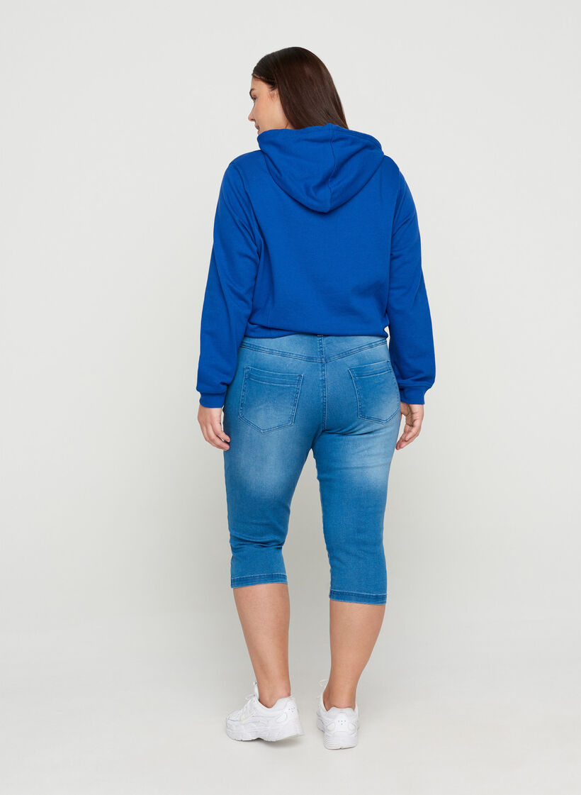 Slim Fit Emily Capri Jeans, Blau, Model image number 1