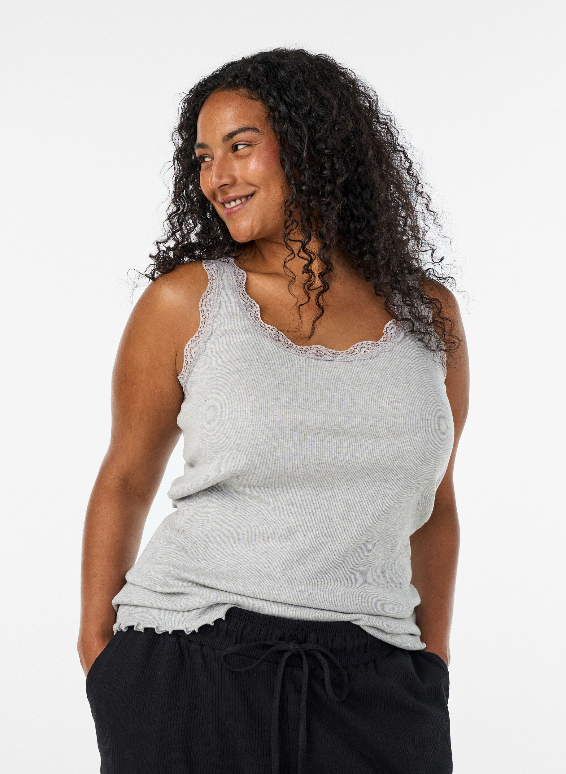 ZizziGeripptes Top mit Spitzen, Grau, Model image number 0