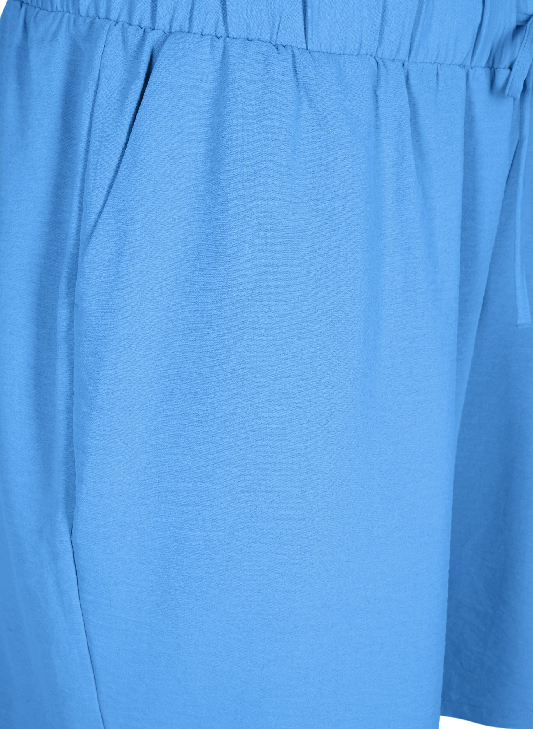 Zizzi Kurze Hose mit Taschen und elastischem Bund, Blau, Packshot image number 2