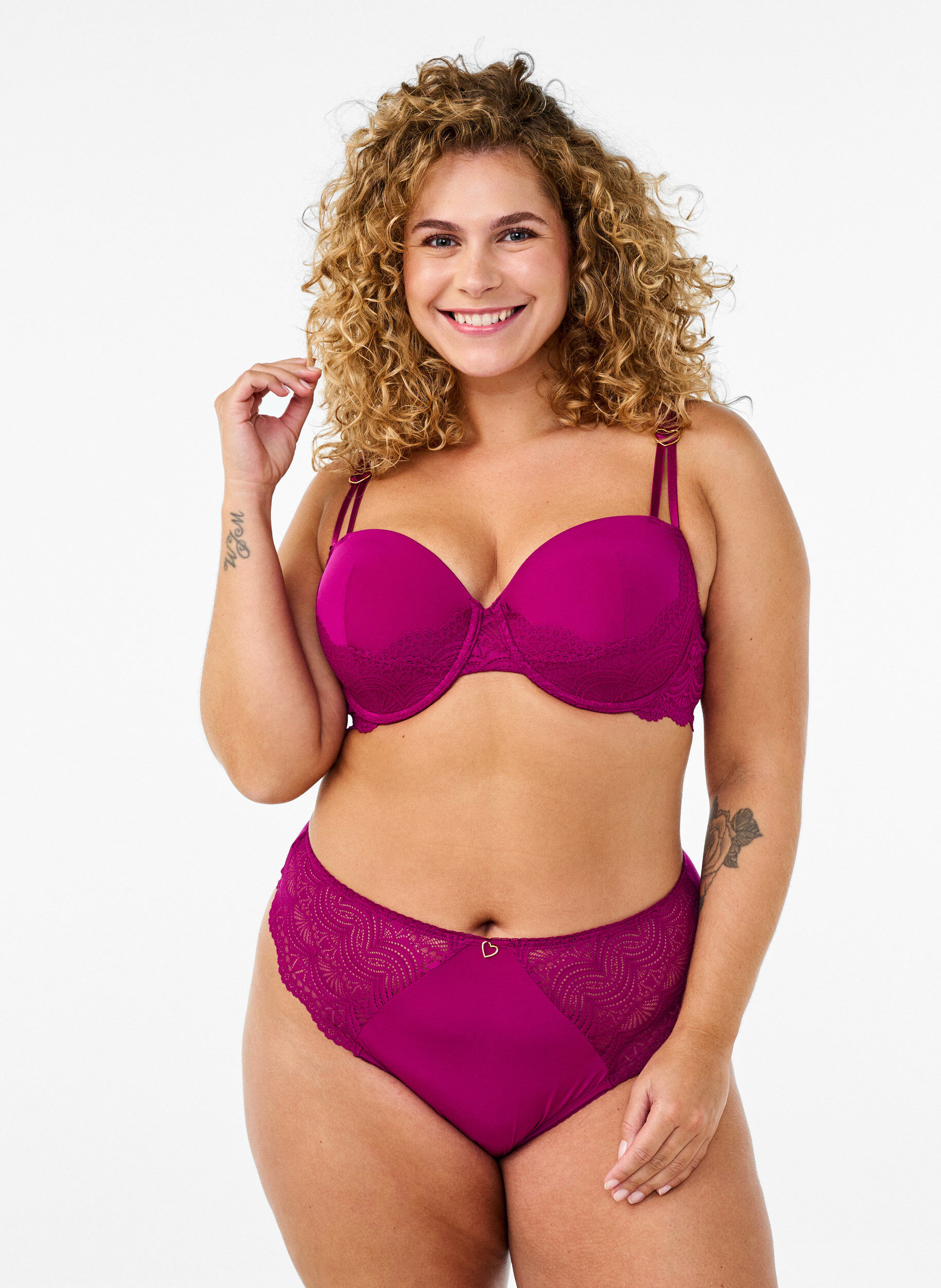Zizzi String aus Mikrofaser mit Spitzensaum, Boysenberry, Model image number 0