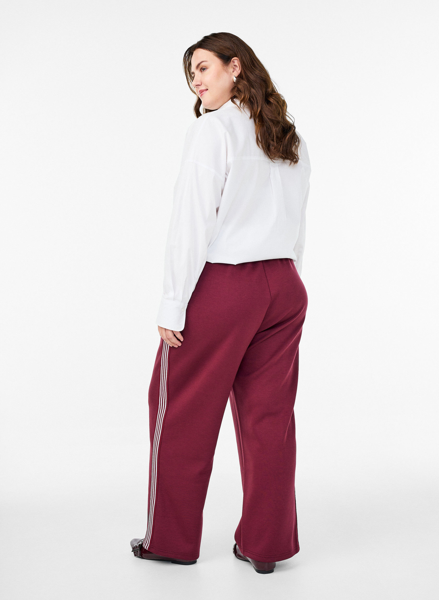 Zizzi Hose mit Seitenstreifen, Rot, Model image number 1