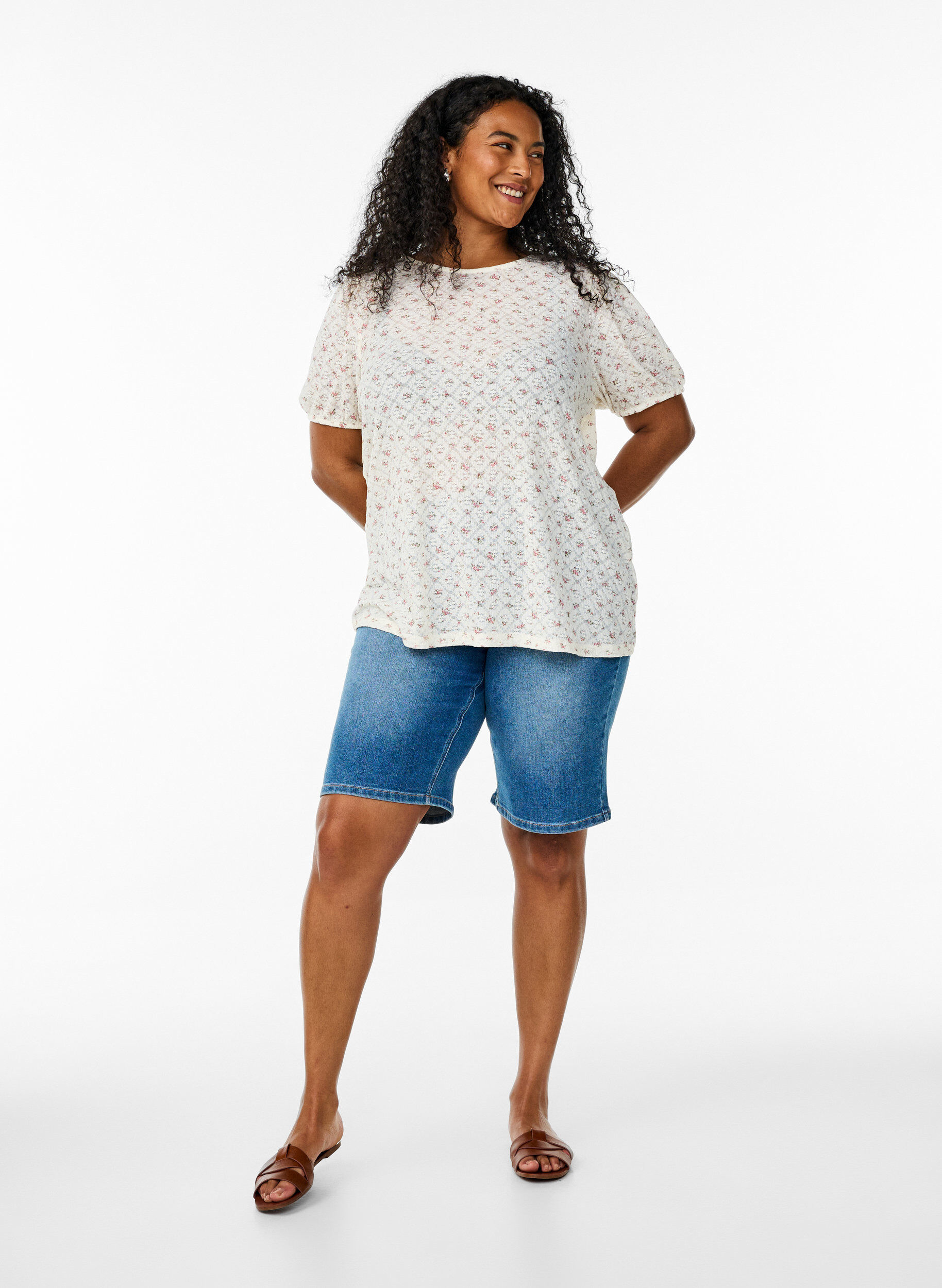 Zizzi Kurzarm-Jerseybluse mit Blumenprint, Wei&szlig;, Model image number 1