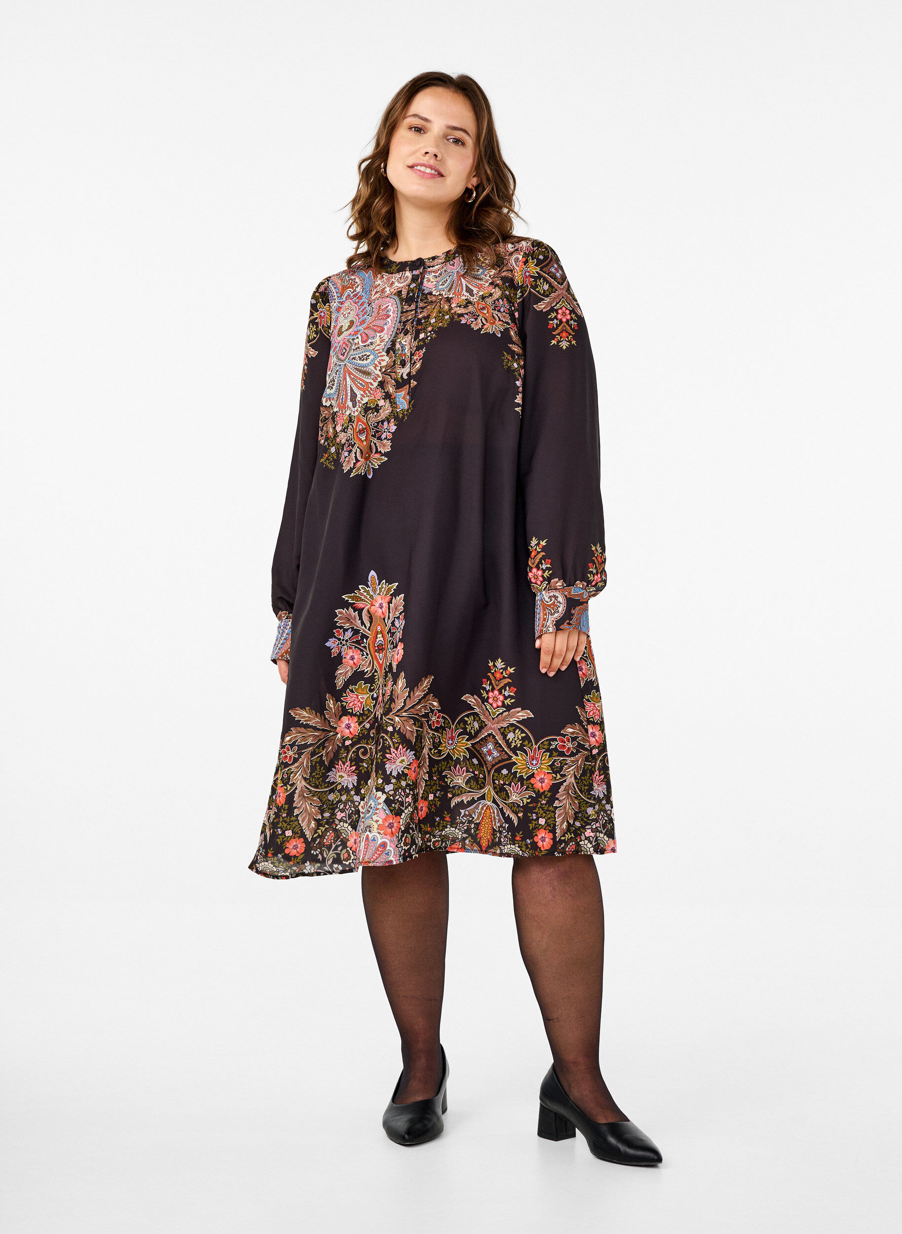 Zizzi Midikleid mit Paisley-Print, Black Paisley, Model image number 2