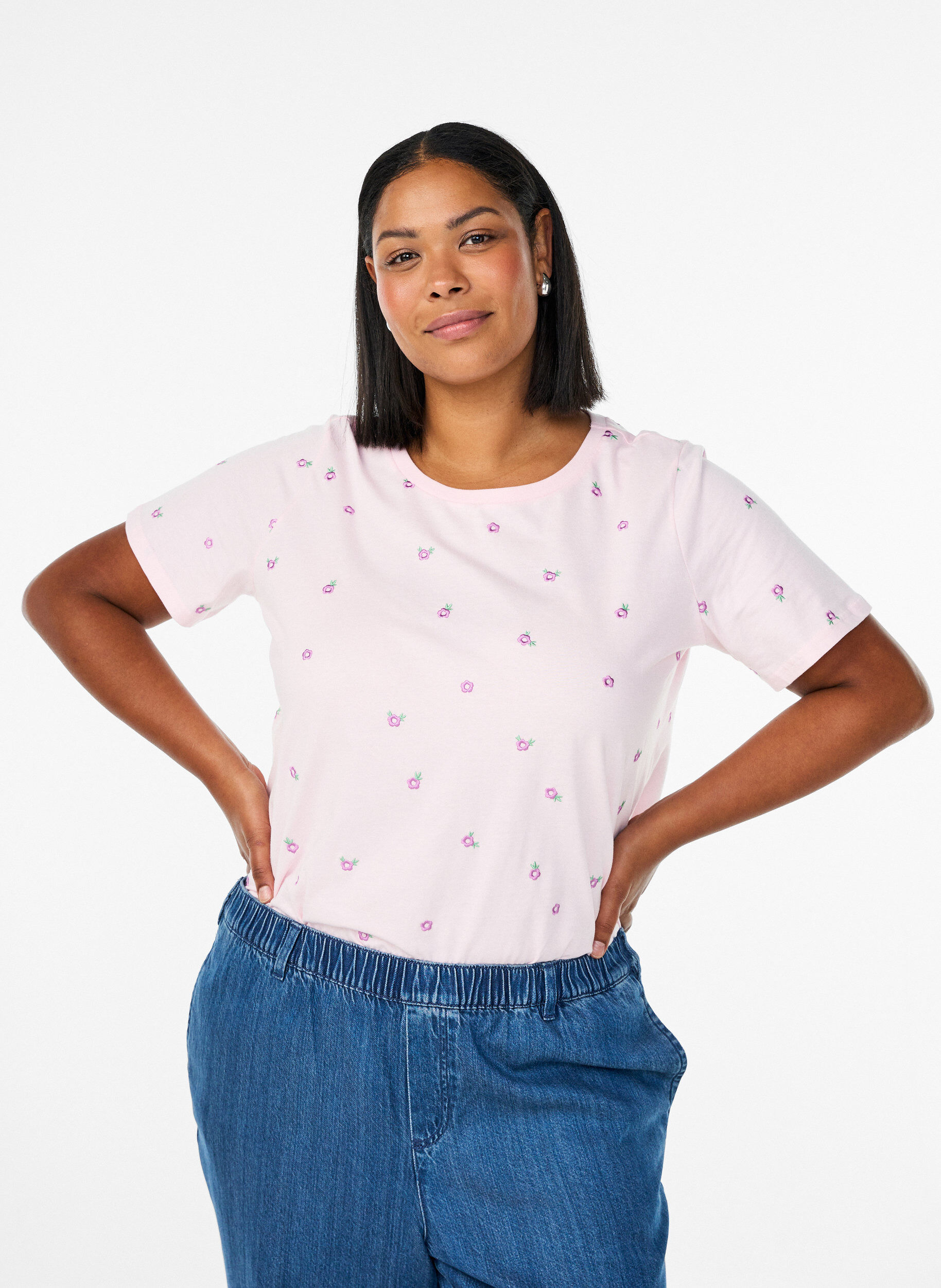 Zizzi T-Shirt aus Bio-Baumwolle mit aufgestickten Motiven, Pink, Model image number 0