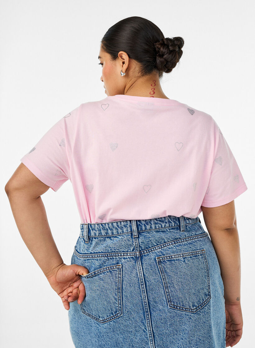 T-Shirt aus Bio-Baumwolle mit Herzen, Rot, Model image number 2