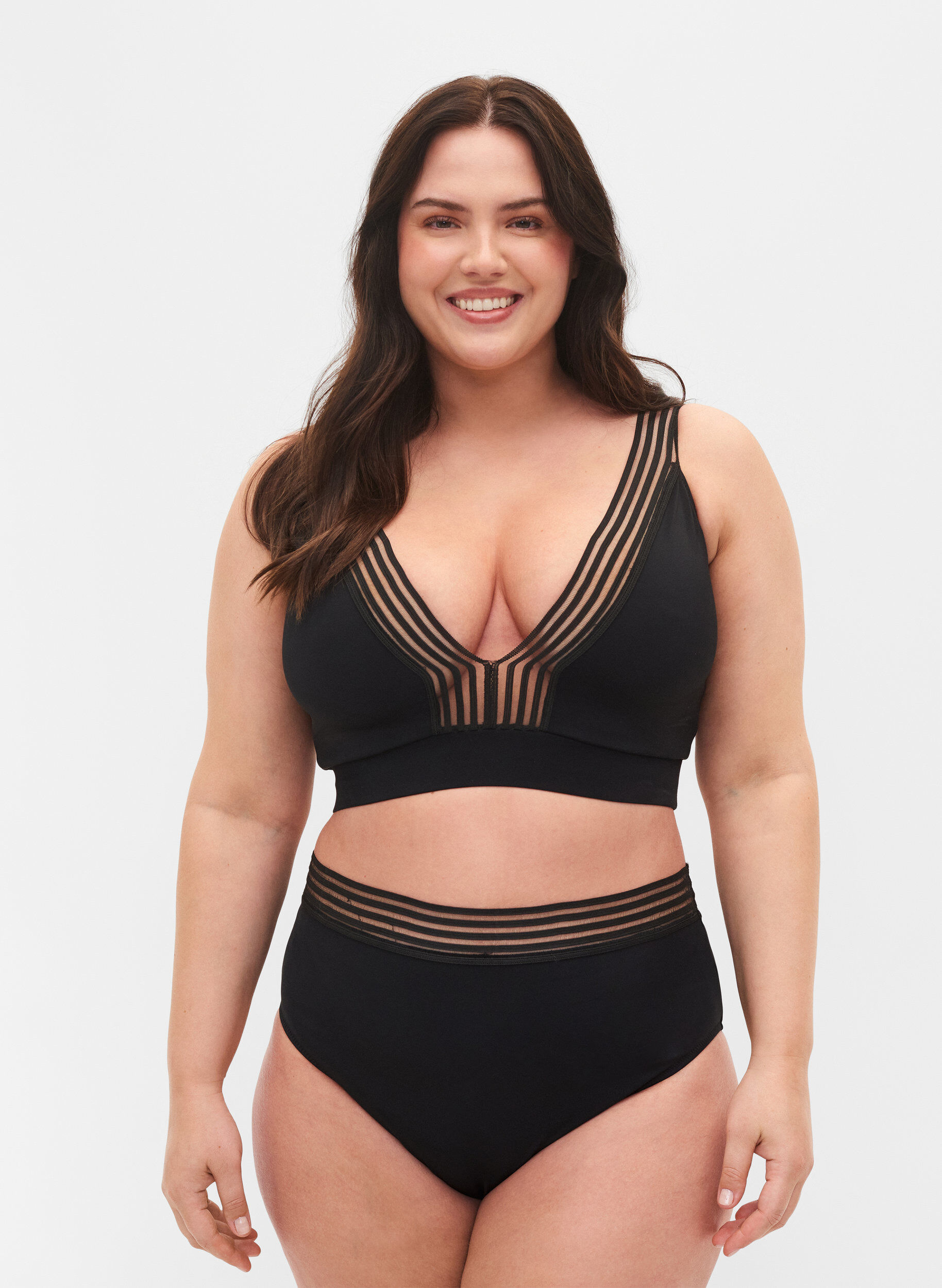 Zizzi Hochtaillierte Bikinihose mit Mesh, Black, Model image number 0