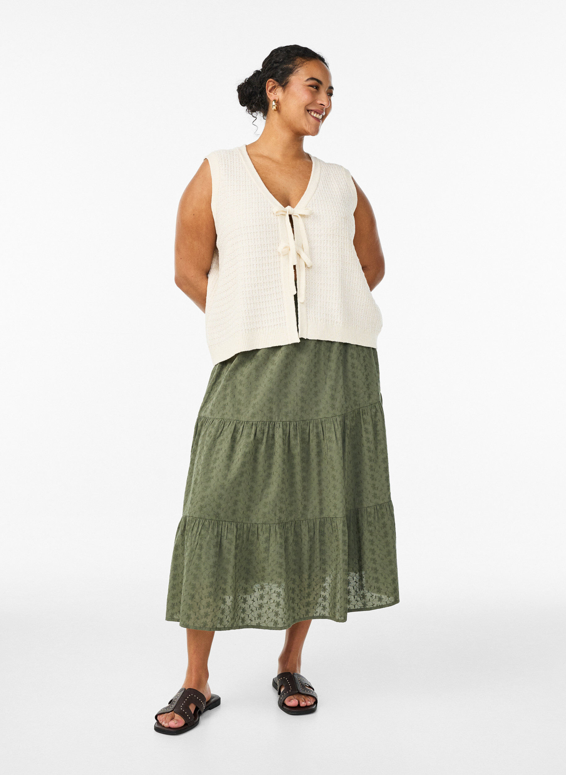 Zizzi Weste aus strukturiertem Strick mit Bindeg&uuml;rtel, Vanille, Model image number 1