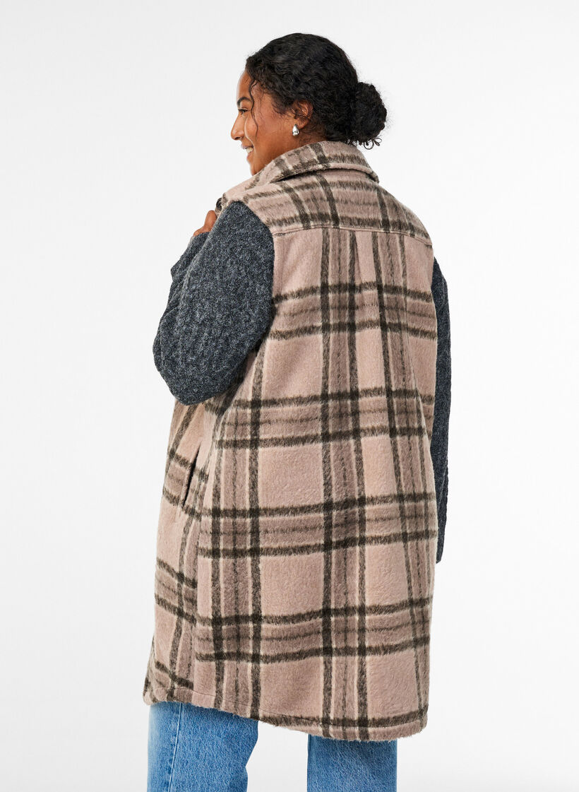 Lange karierte Weste aus gebürsteter Qualität, Beige, Model image number 2