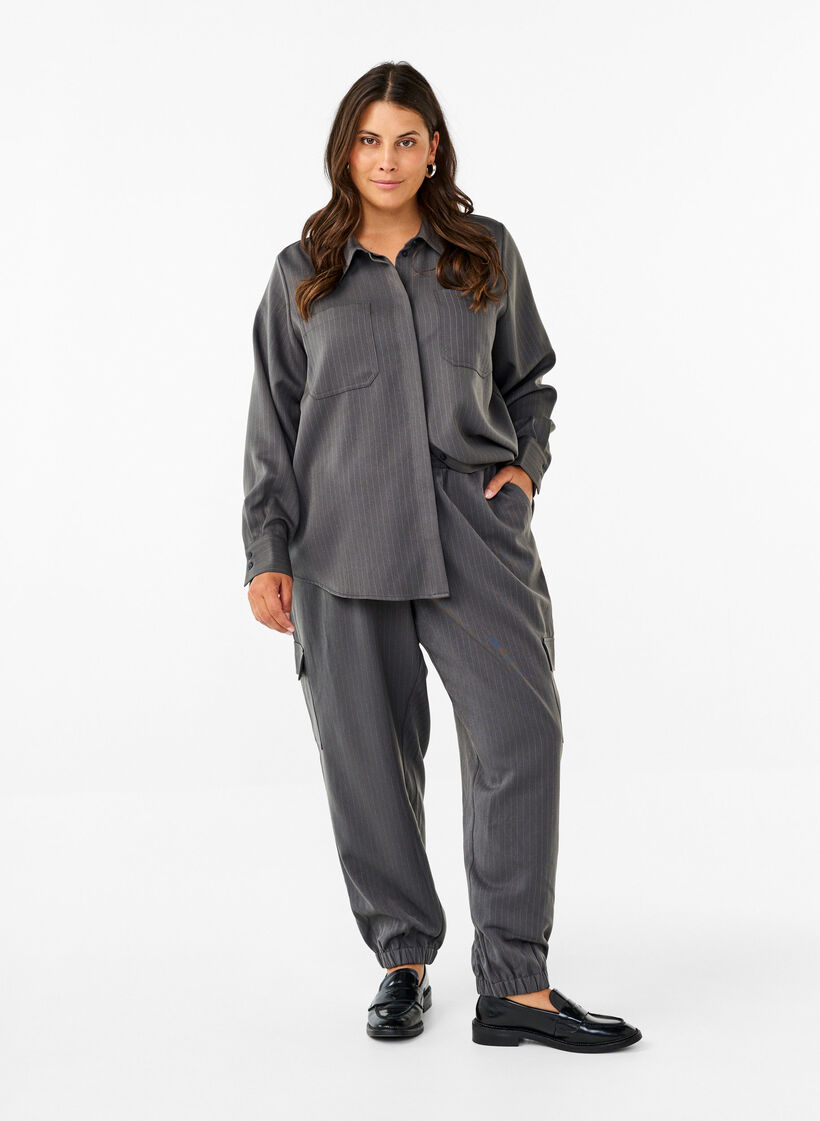  Nadelstreifenhemd mit Kragen und Brusttaschen, Dark Shadow Pin St., Model image number 2