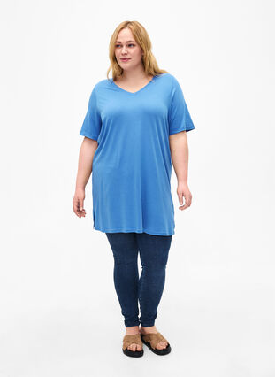 Einfarbiges Oversize T-Shirt mit V-Ausschnitt, Marina, Model image number 2