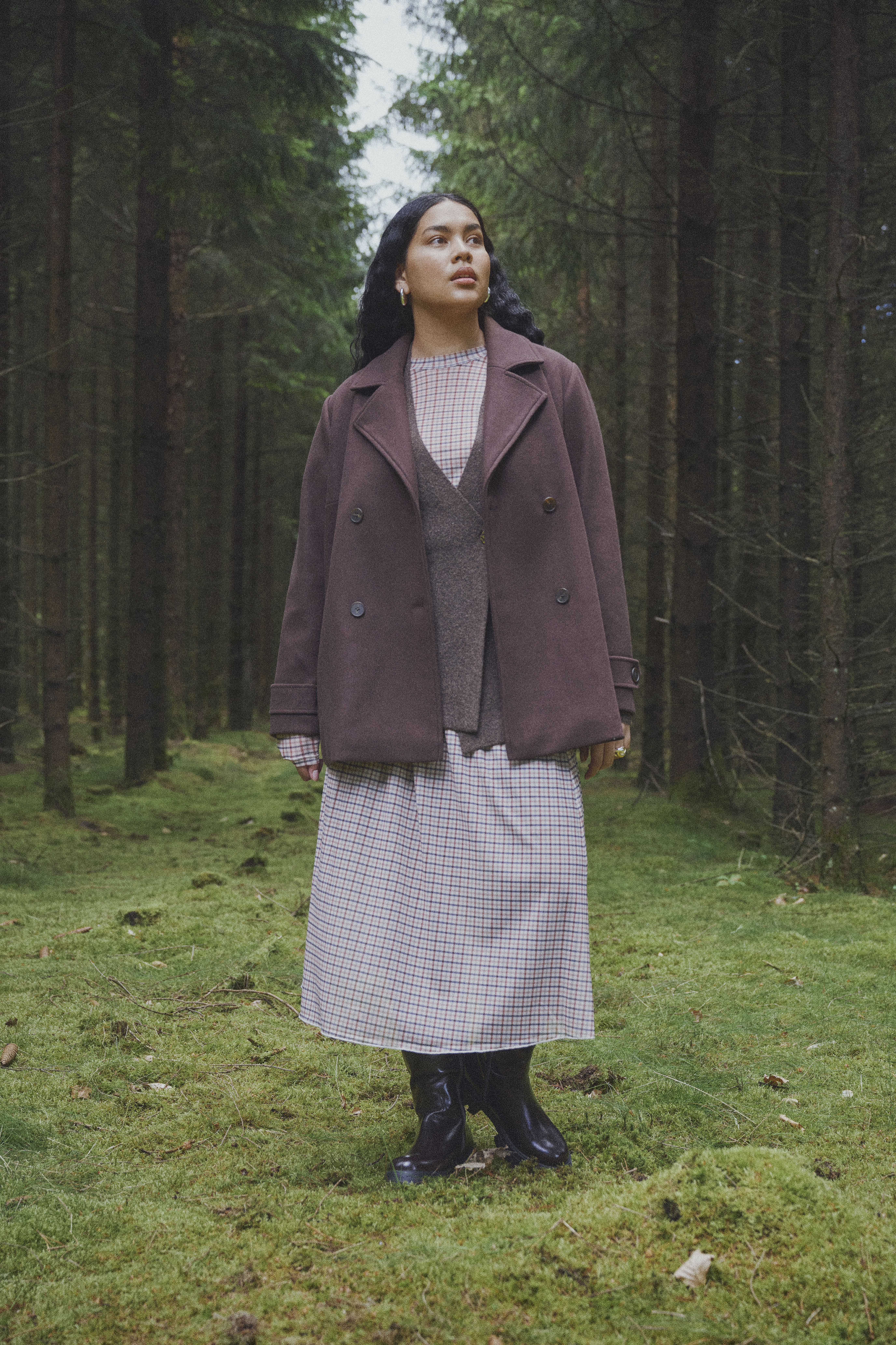 ZizziWaldromantische Eleganz in Beerent&ouml;nen, , Model