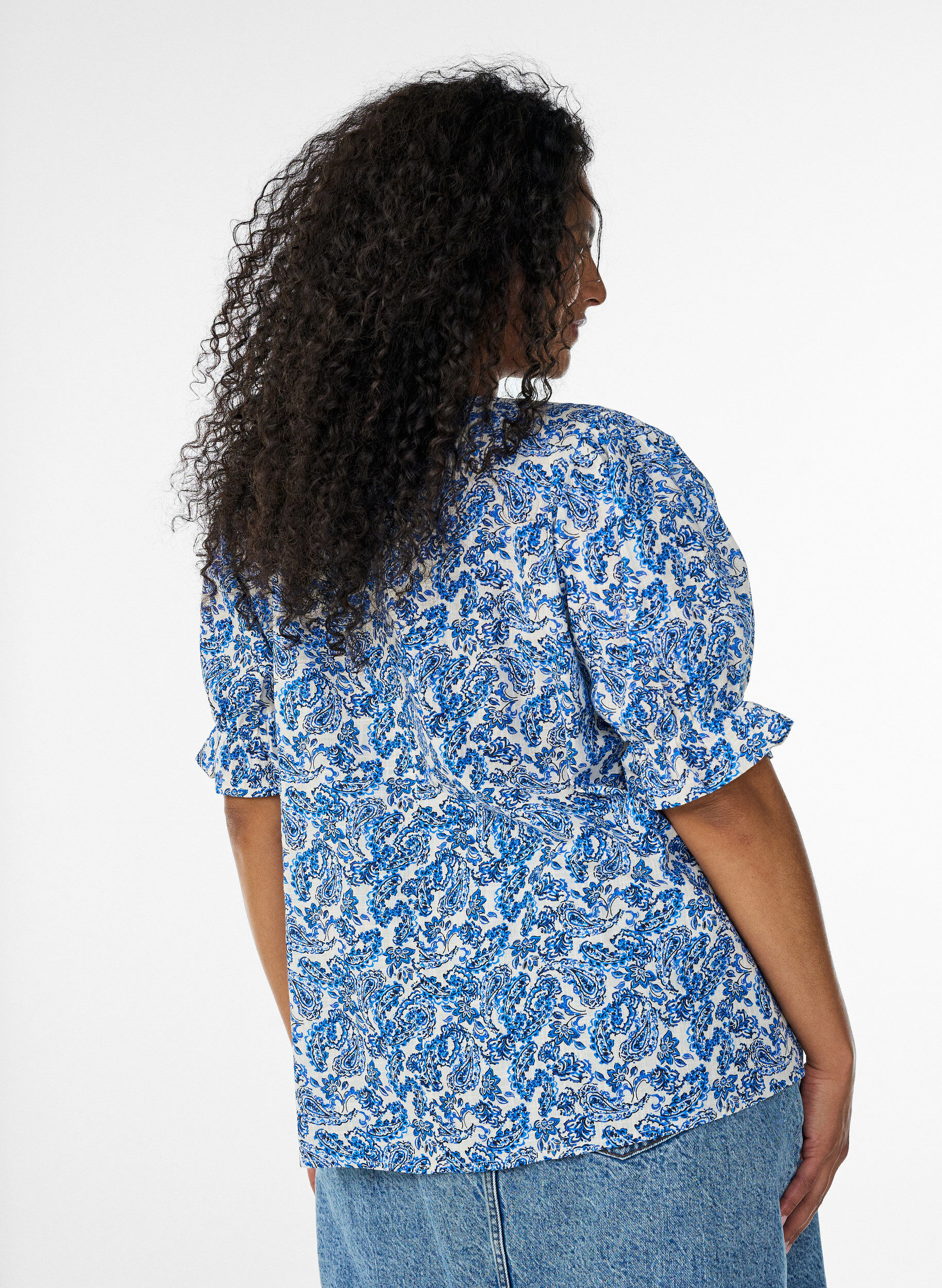 ZizziBaumwollbluse mit eckigem Ausschnitt, Blau, Model image number 2