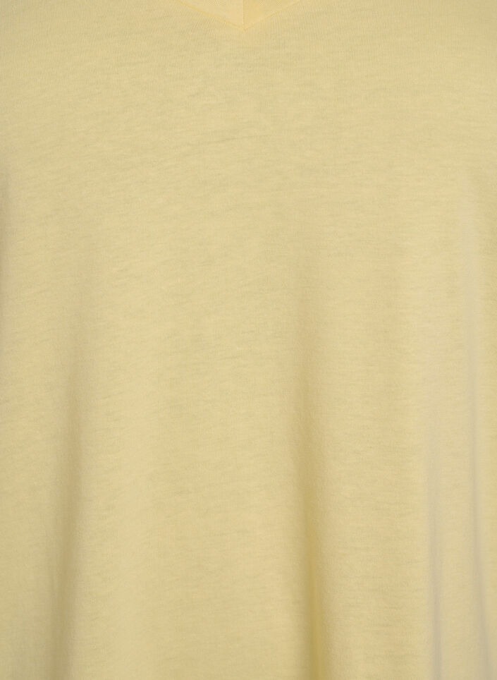 Kurzärmeliges T-Shirt mit V-Ausschnitt, Gelb, Packshot image number 2