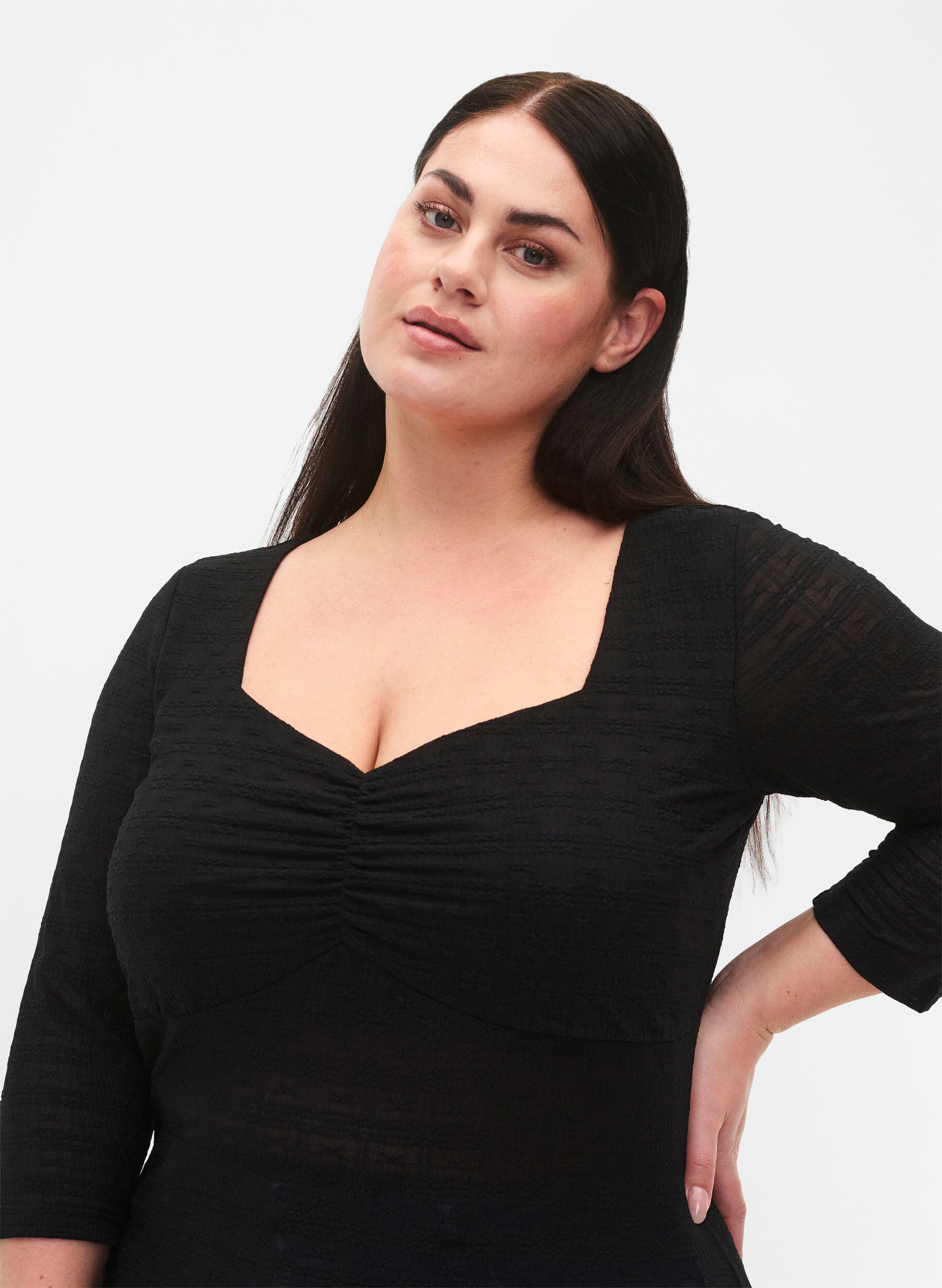 Zizzi Enge Bluse mit R&uuml;schendetail, Black, Model image number 2