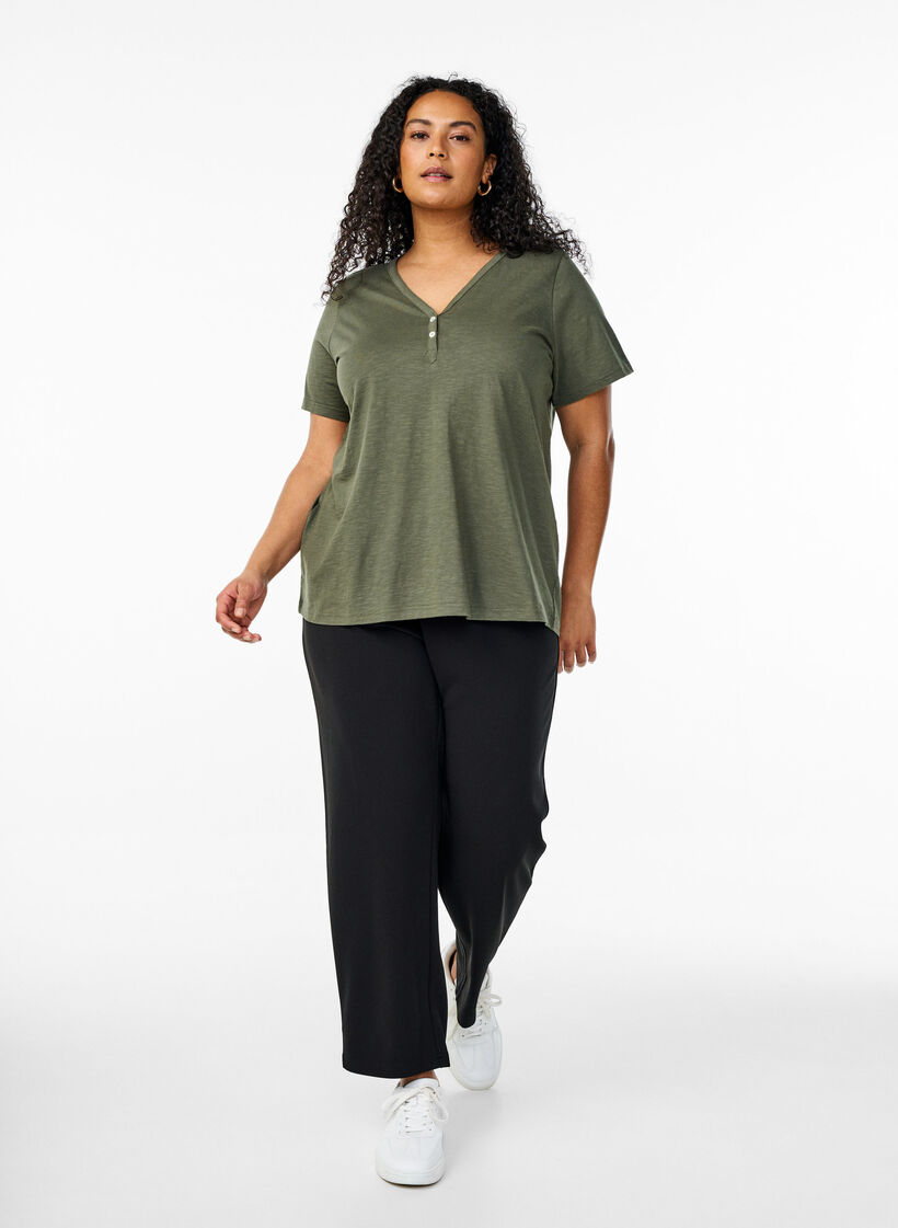 T-Shirt mit Knopfleiste, Gr&uuml;n, Model image number 1