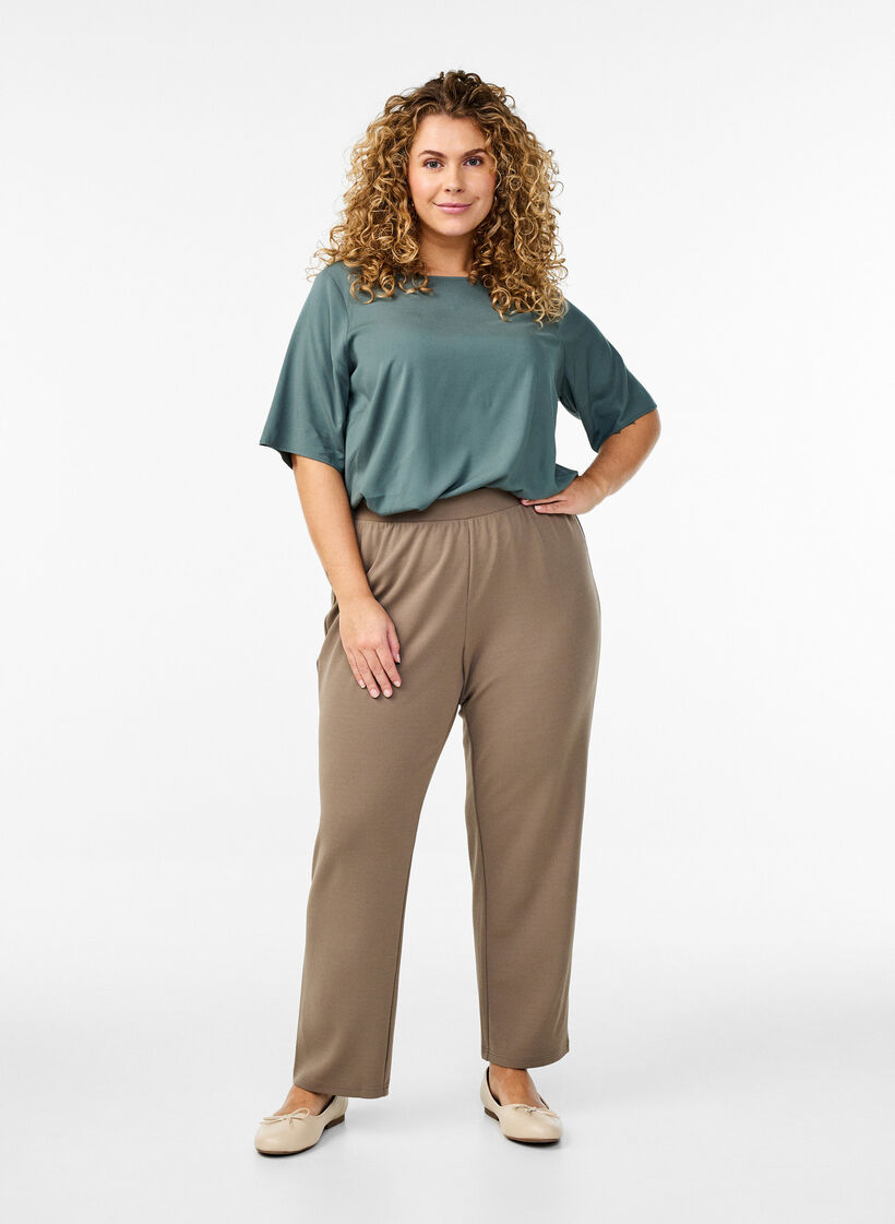 Hose mit gerader Passform, Beige, Model image number 0