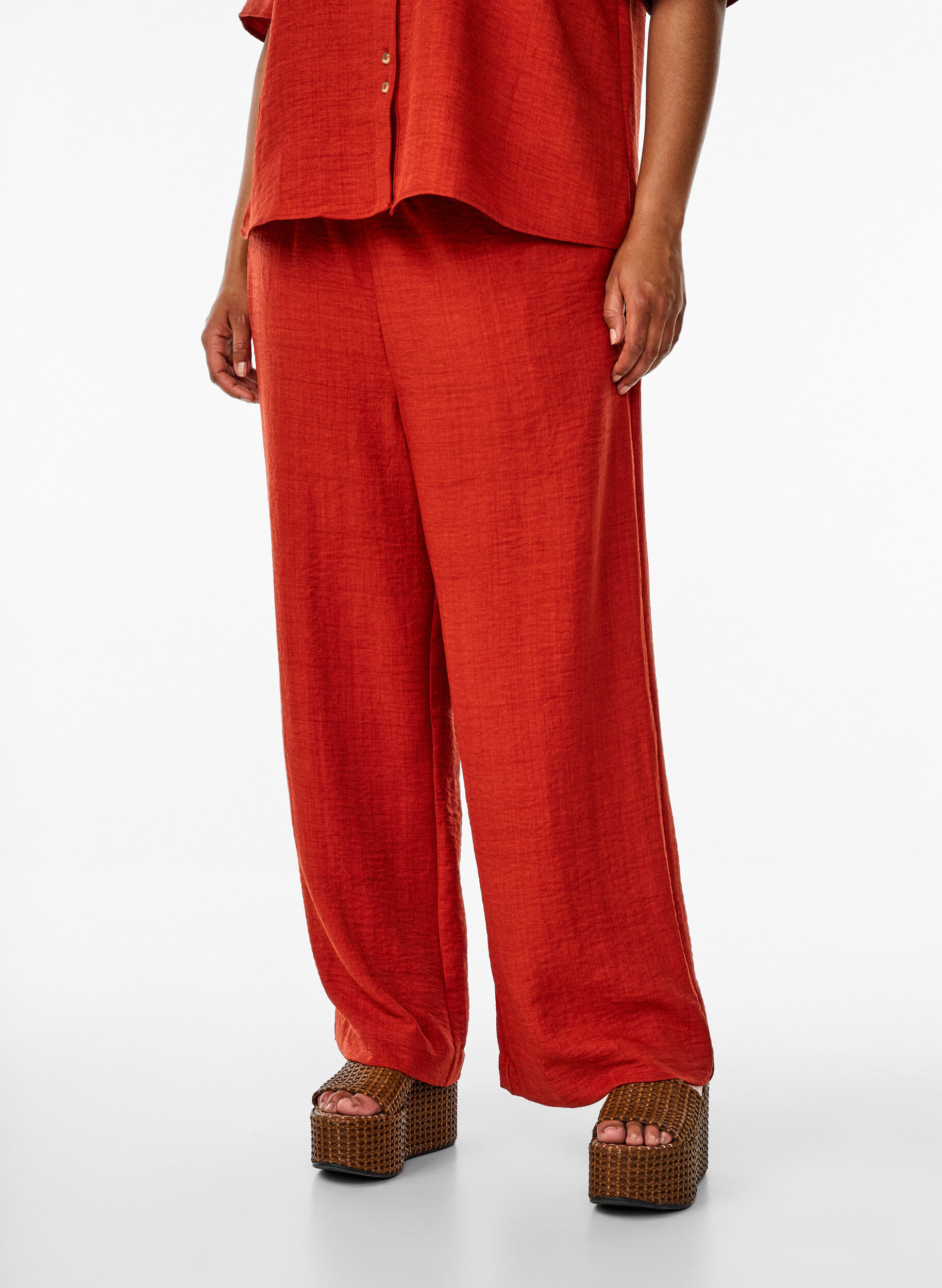 ZizziLockere Hose mit elastischem Bund und Taschen, Rot, Model image number 2