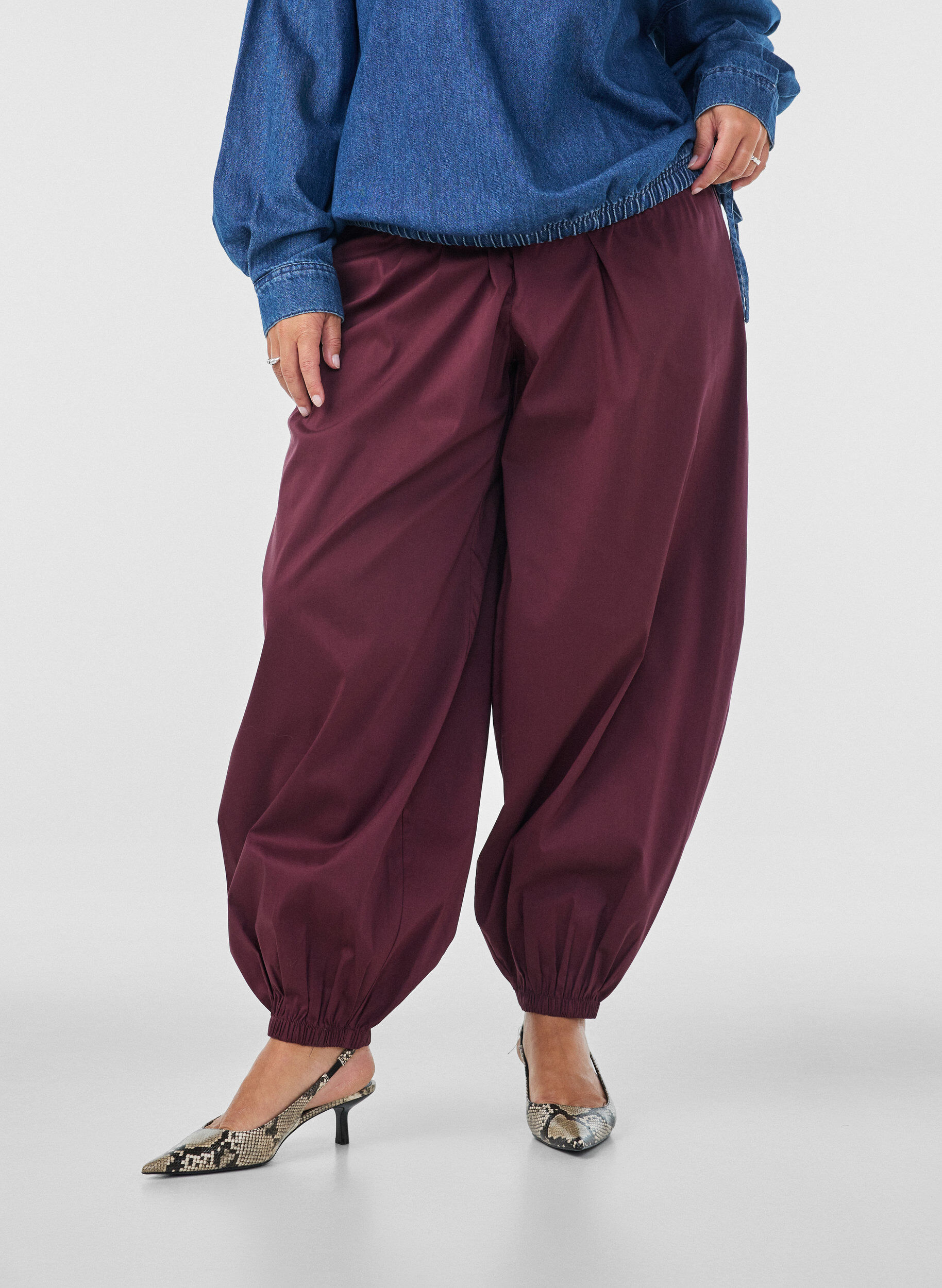 ZizziBallonhose mit Taschen und elastischem Bund, Rot, Model image number 2