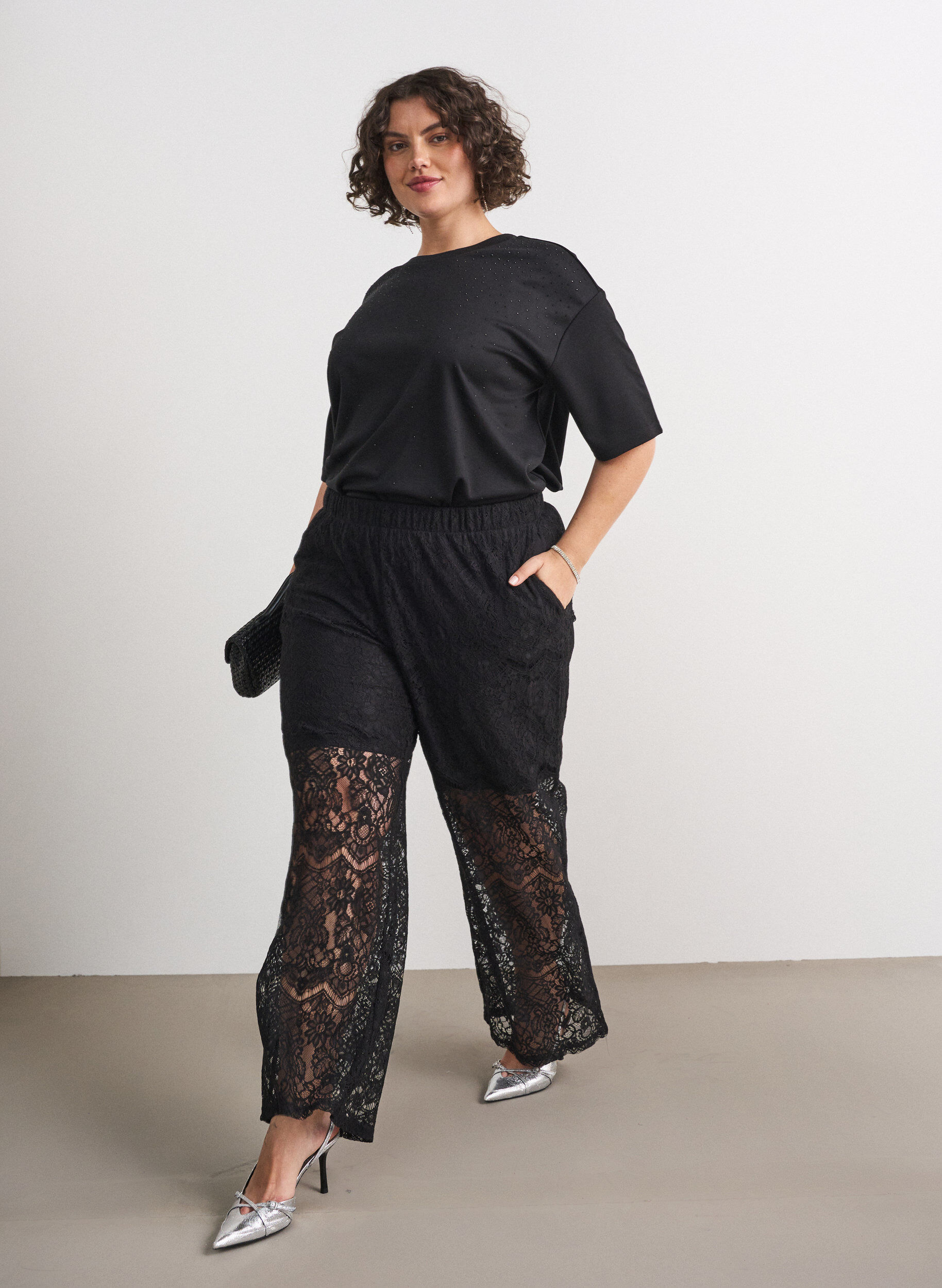 ZizziT-Shirt mit Strasssteinen und Rundhalsausschnitt, Schwarz, Model image number 1