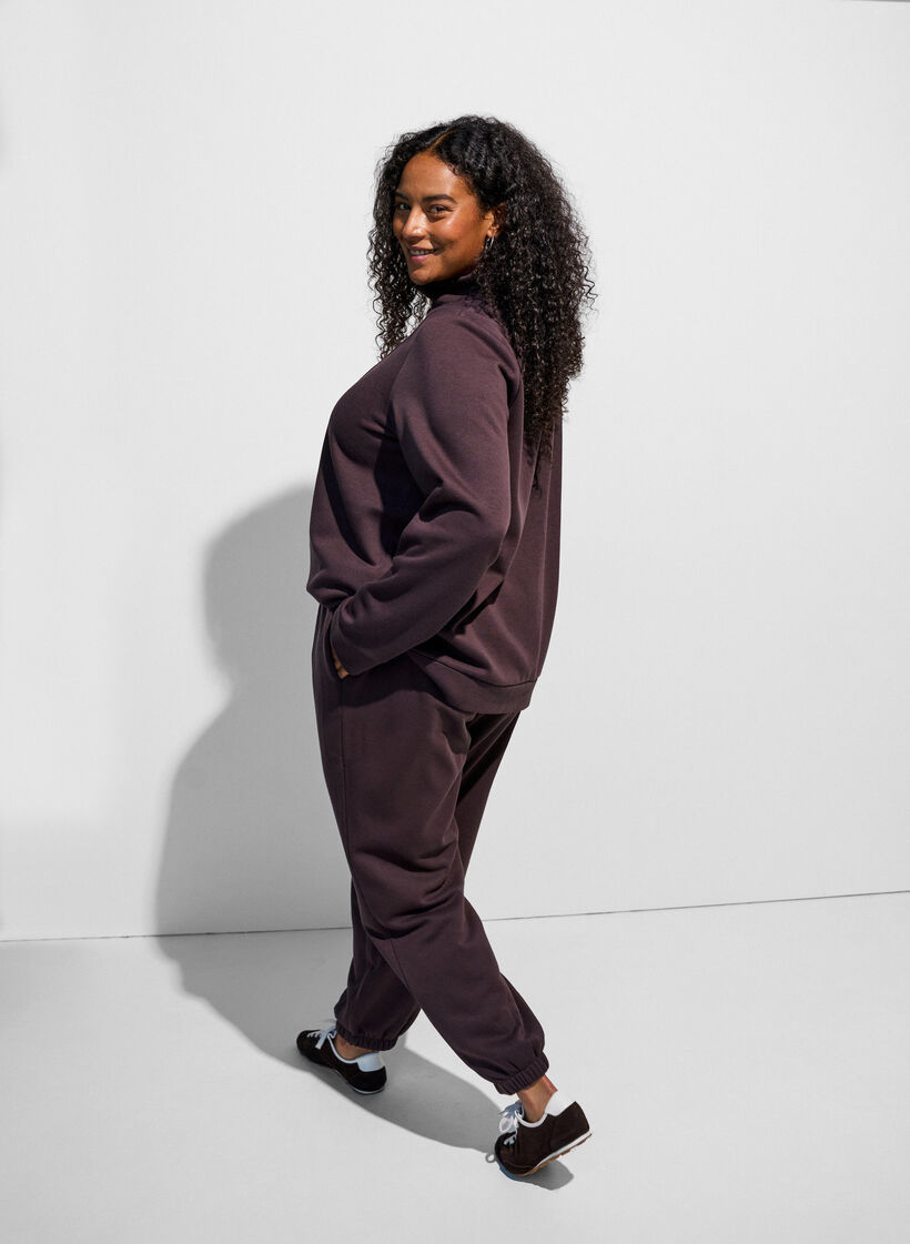 Hoch taillierte Sweatpants mit Kordelzug, Braun, Model image number 2