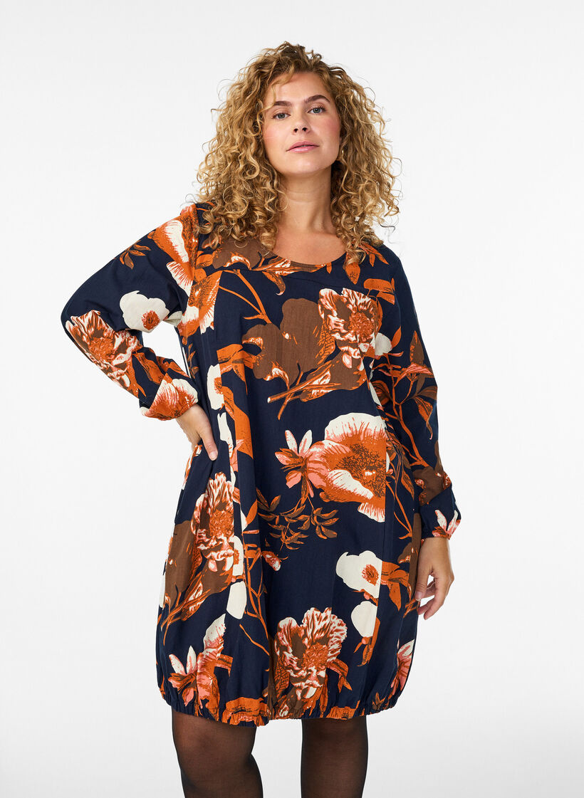 Kurzes Baumwollkleid mit Gummisaum und langen Ärmeln, Schwarz, Model image number 0