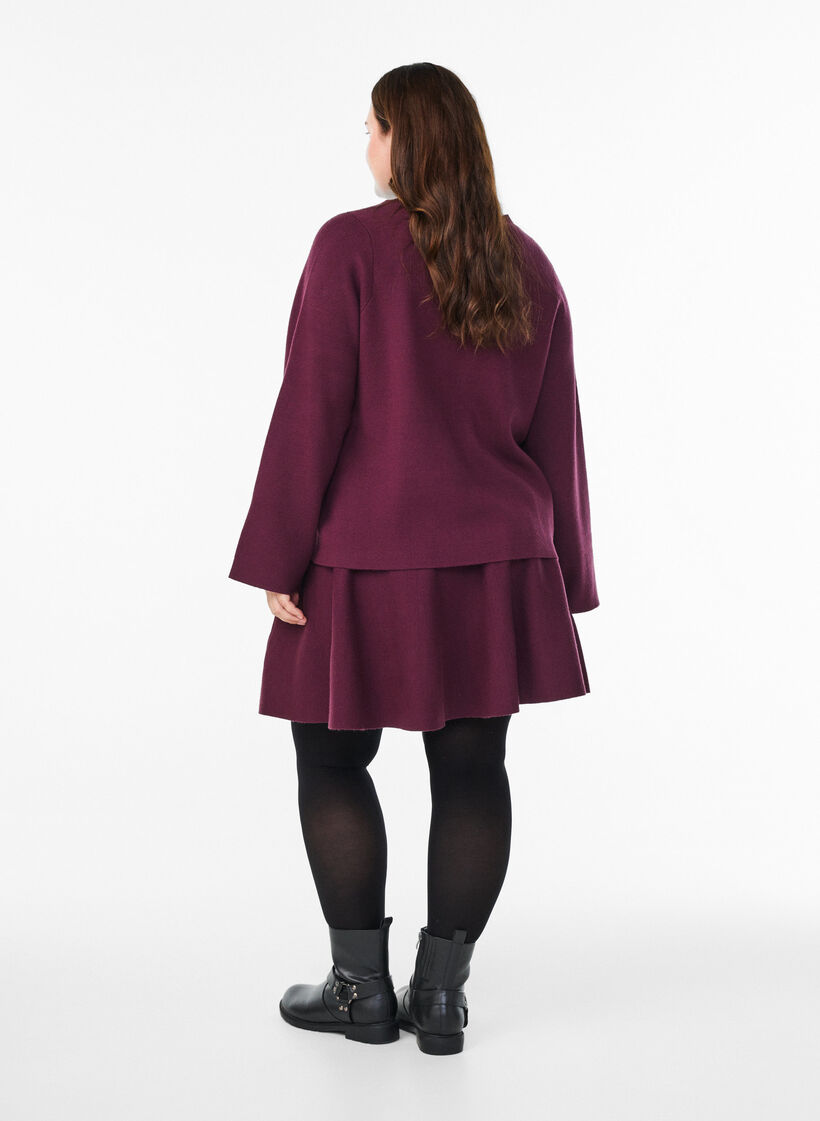 Kurzer Strickrock in A-Linie, Dunkles Bordeaux, Model