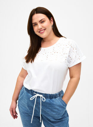 T-Shirt aus Bio-Baumwolle mit Lochstickerei, Bright White, Model image number 0