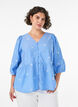 Bluse aus Baumwolle mit gestickten Blumen und Knopfverschluss, Blau, Model image number 0