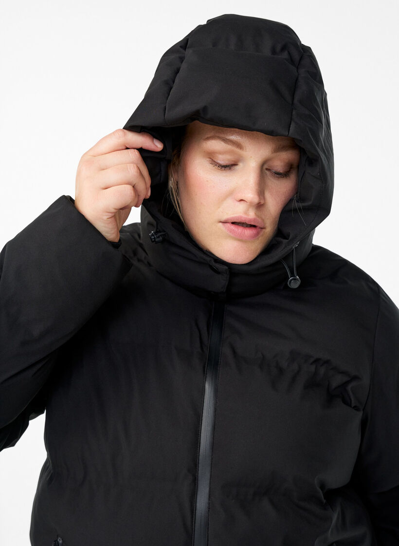Kurze Steppjacke mit abnehmbarer Kapuze, Schwarz, Model image number 3
