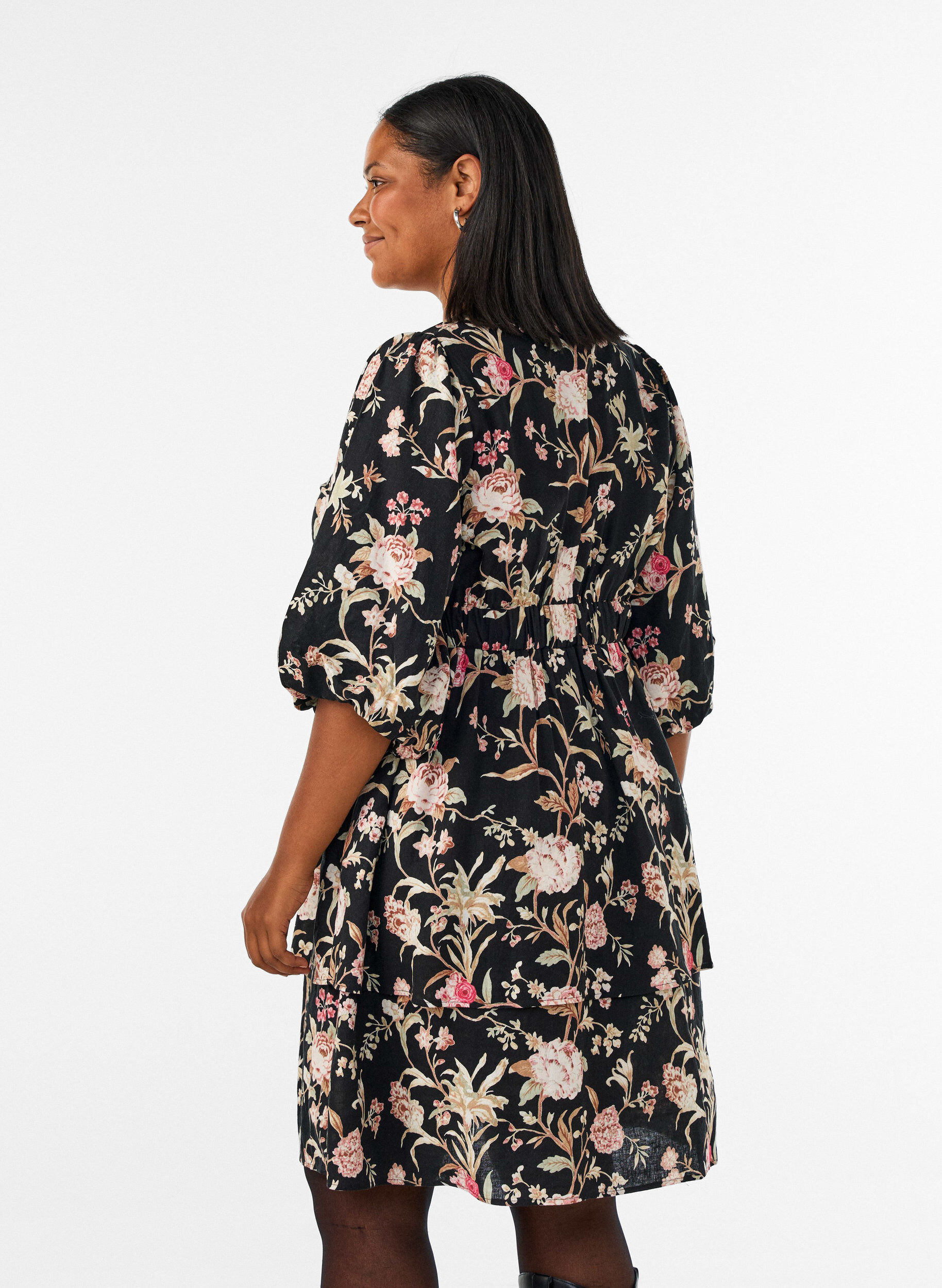 ZizziGebl&uuml;mtes Kleid aus Leinen und Viskose mit Empire-Linie, Schwarz, Model image number 2