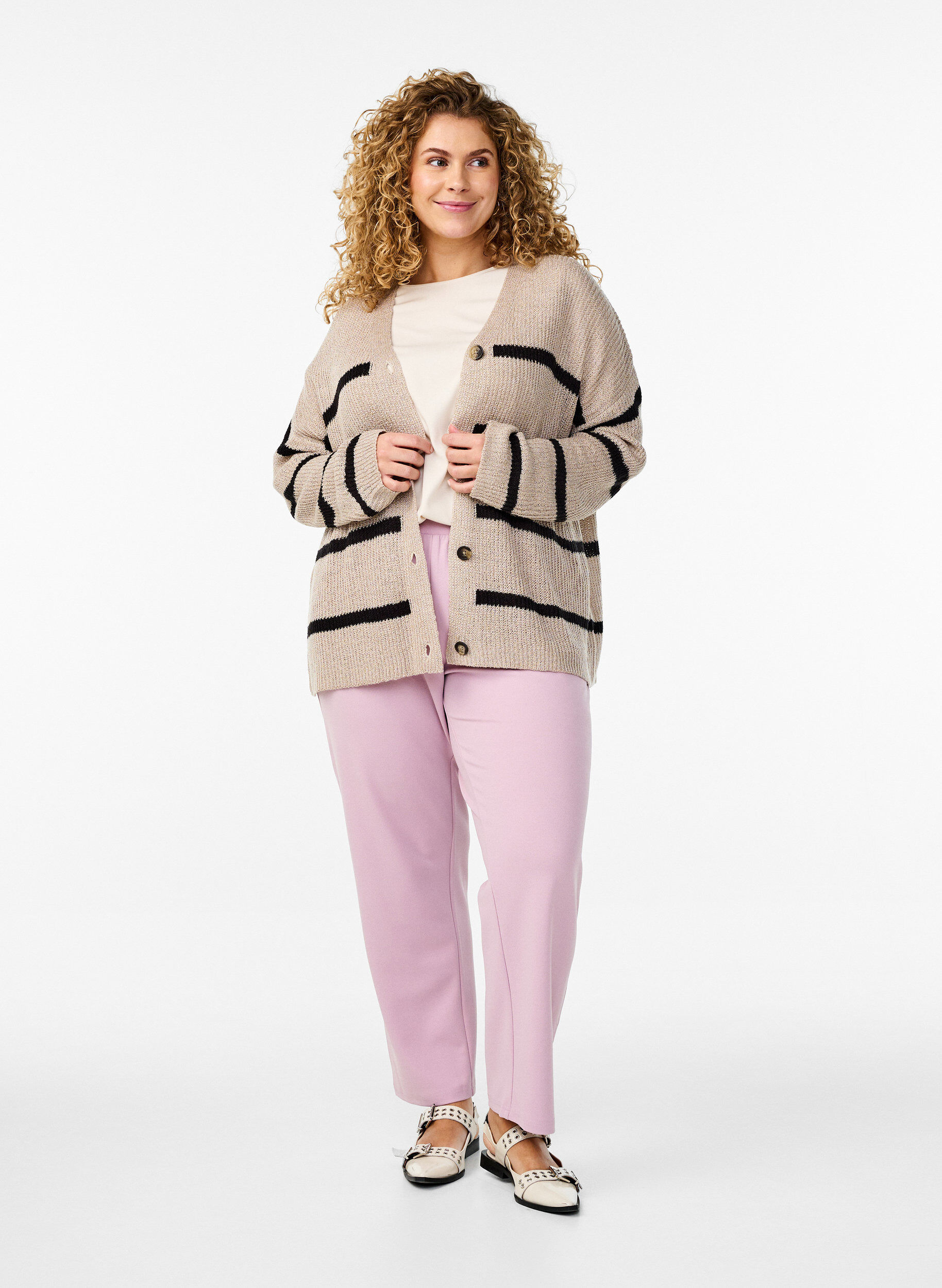 Zizzi FLASH - Gestreifter Strickcardigan mit Kn&ouml;pfen, Beige, Model image number 1