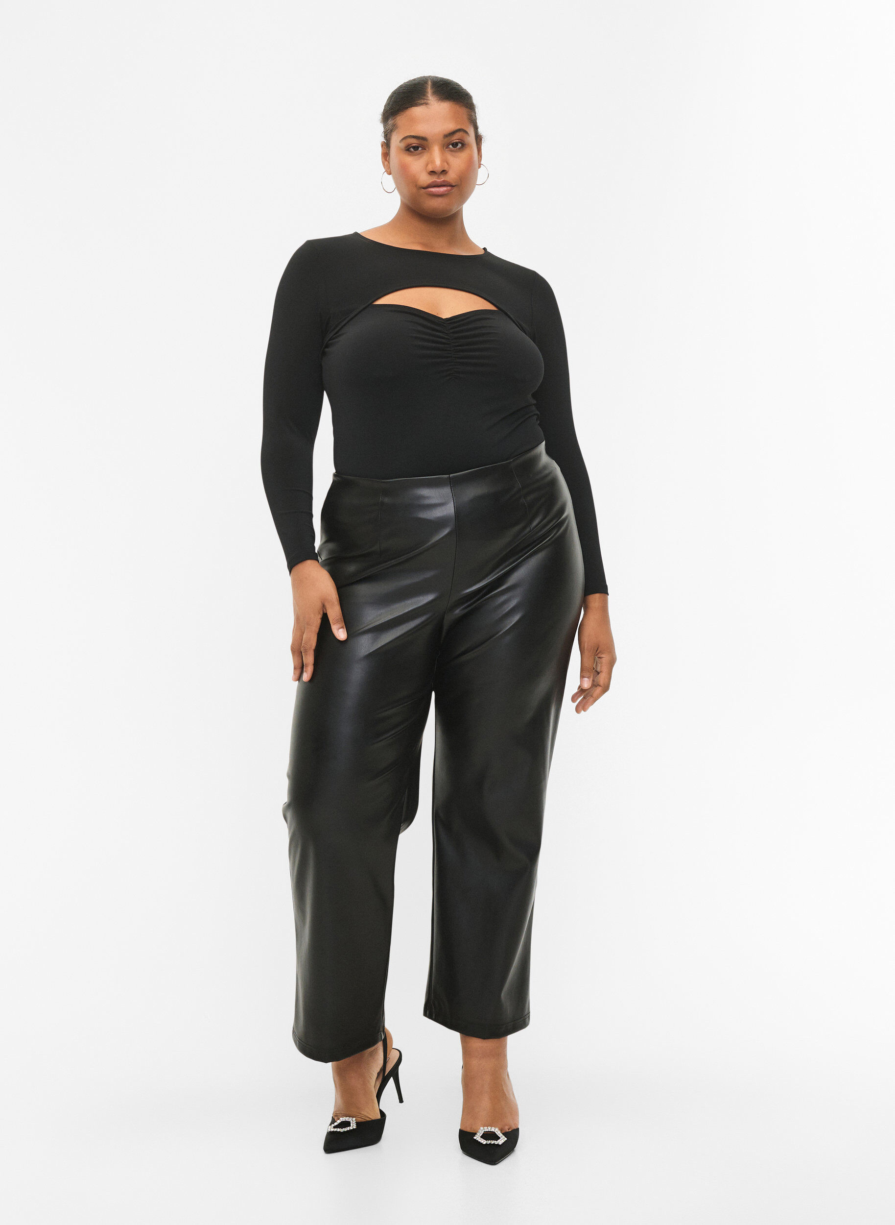 Zizzi Ausschnittbluse mit langen &Auml;rmeln, Black, Model image number 3