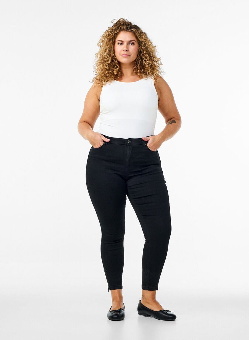 Cropped Amy Jeans mit Rei&szlig;verschluss, Schwarz, Model image number 0