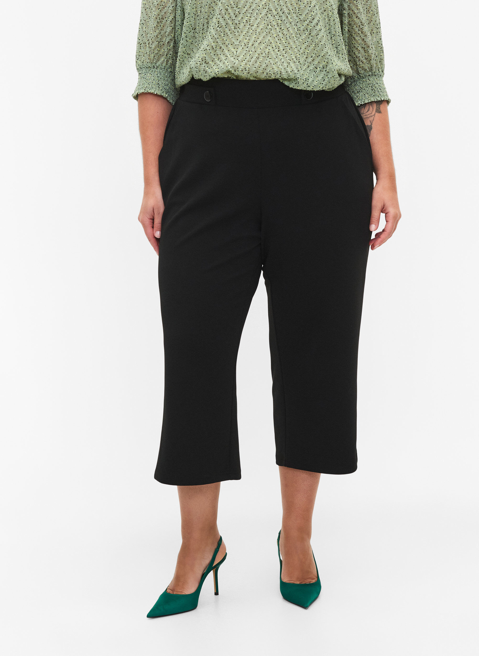 Zizzi7/8 Hose mit lockerer Passform, Schwarz, Model image number 3