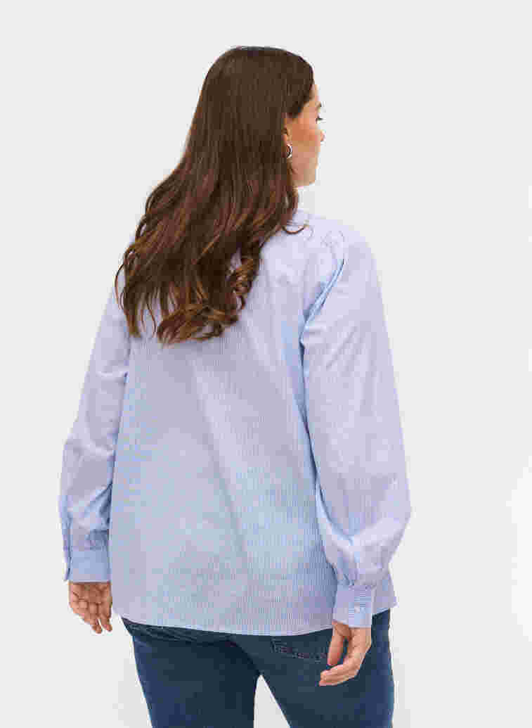 Gestreifte Bluse aus Baumwolle, White/Blue stripe, Model image number 1