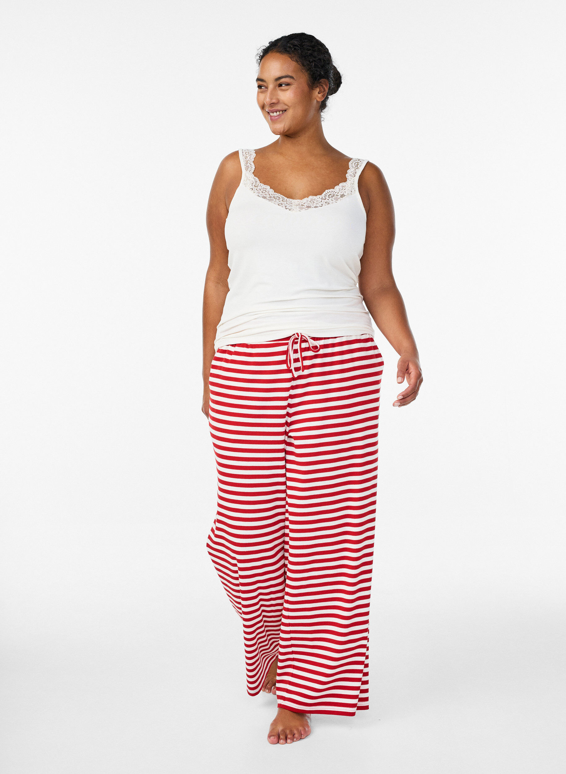 Zizzi Top aus Viskose mit Spitze, Vanille, Model image number 1