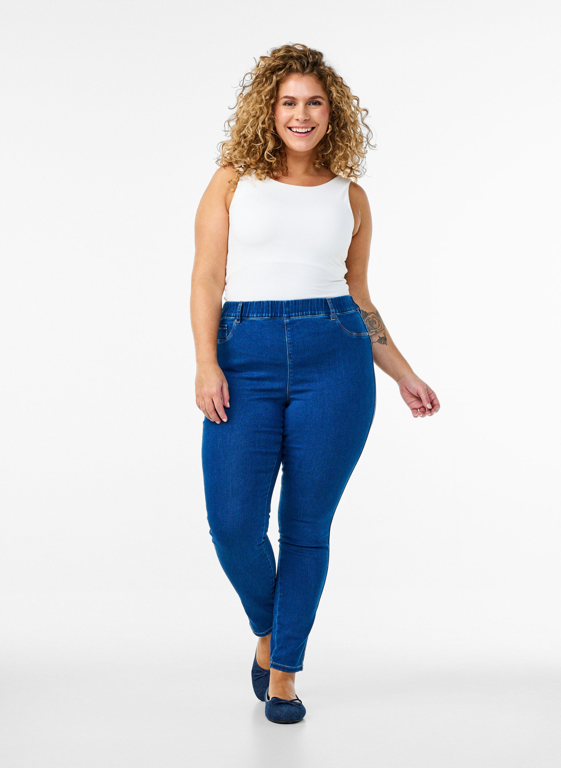 Jeggings mit hoher Taille, Blau, Model
