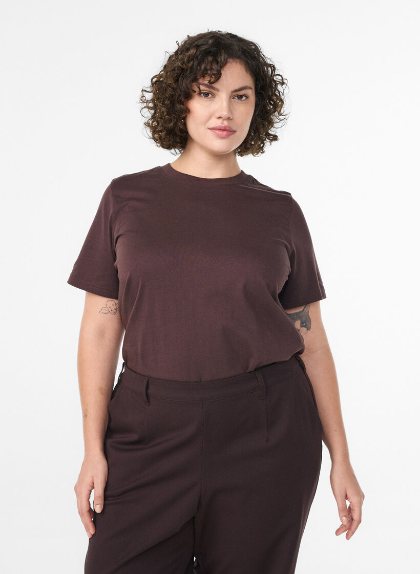 Basic-T-Shirt aus Baumwolle mit Rundhalsausschnitt, Braun, Model image number 0