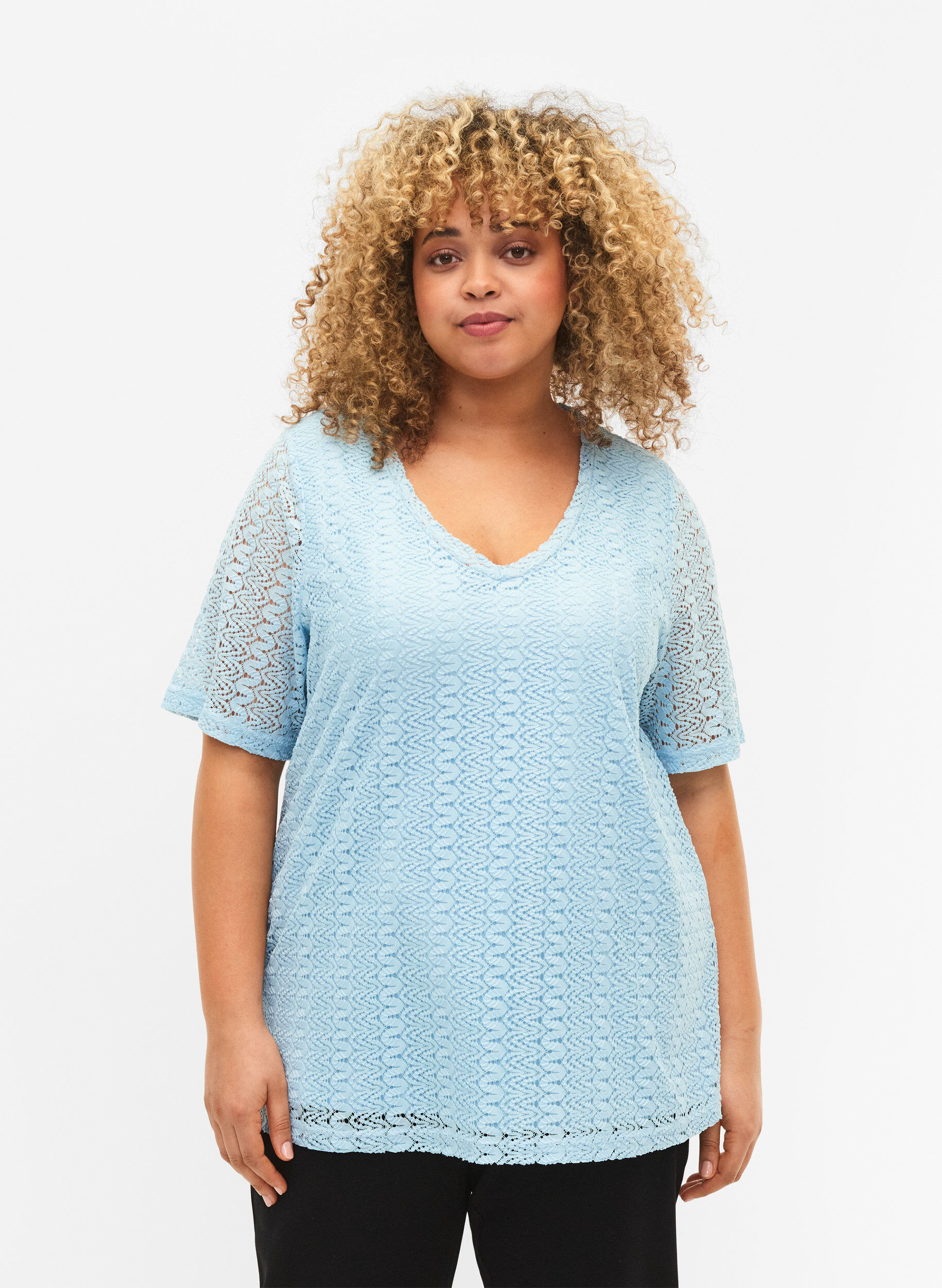Zizzi Kurz&auml;rmelige Bluse aus Spitze mit V-Ausschnitt, Angel Falls, Model image number 0
