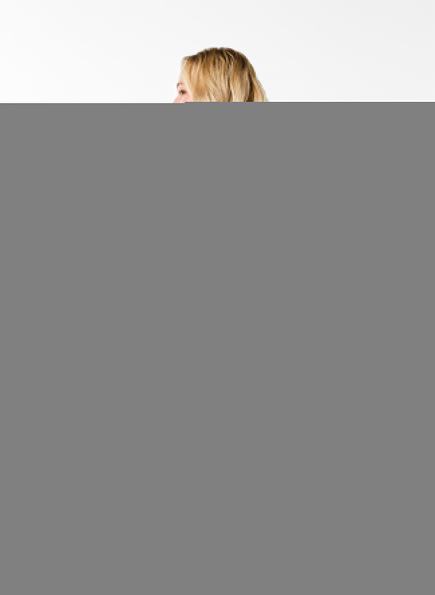 Zizzi Morgenmantel mit Rei&szlig;verschluss und Kapuze, Grau, Model image number 2