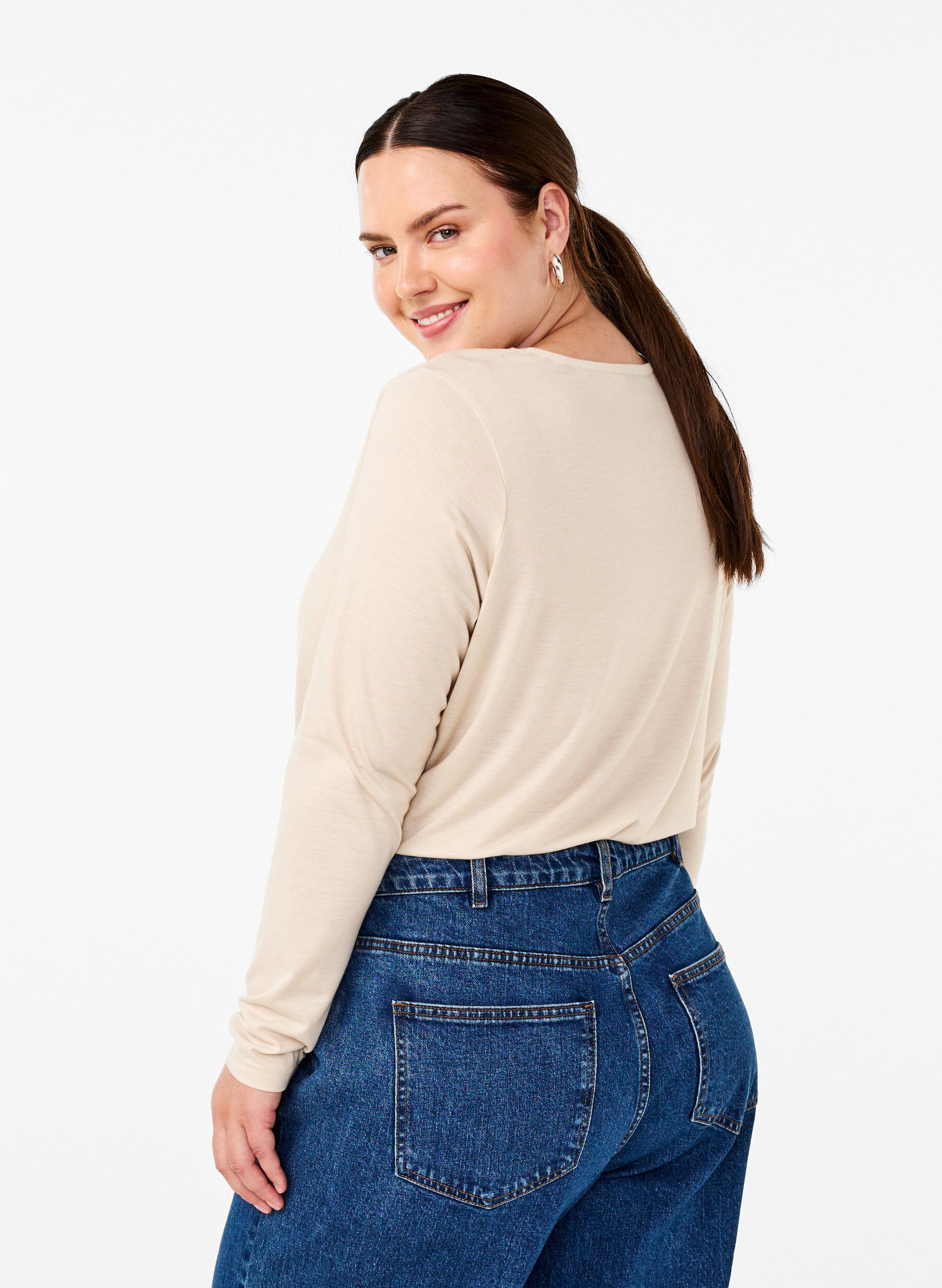 Zizzi Lang&auml;rmliges T-Shirt mit Rundhalsausschnitt, Oatmeal Mel., Model image number 1