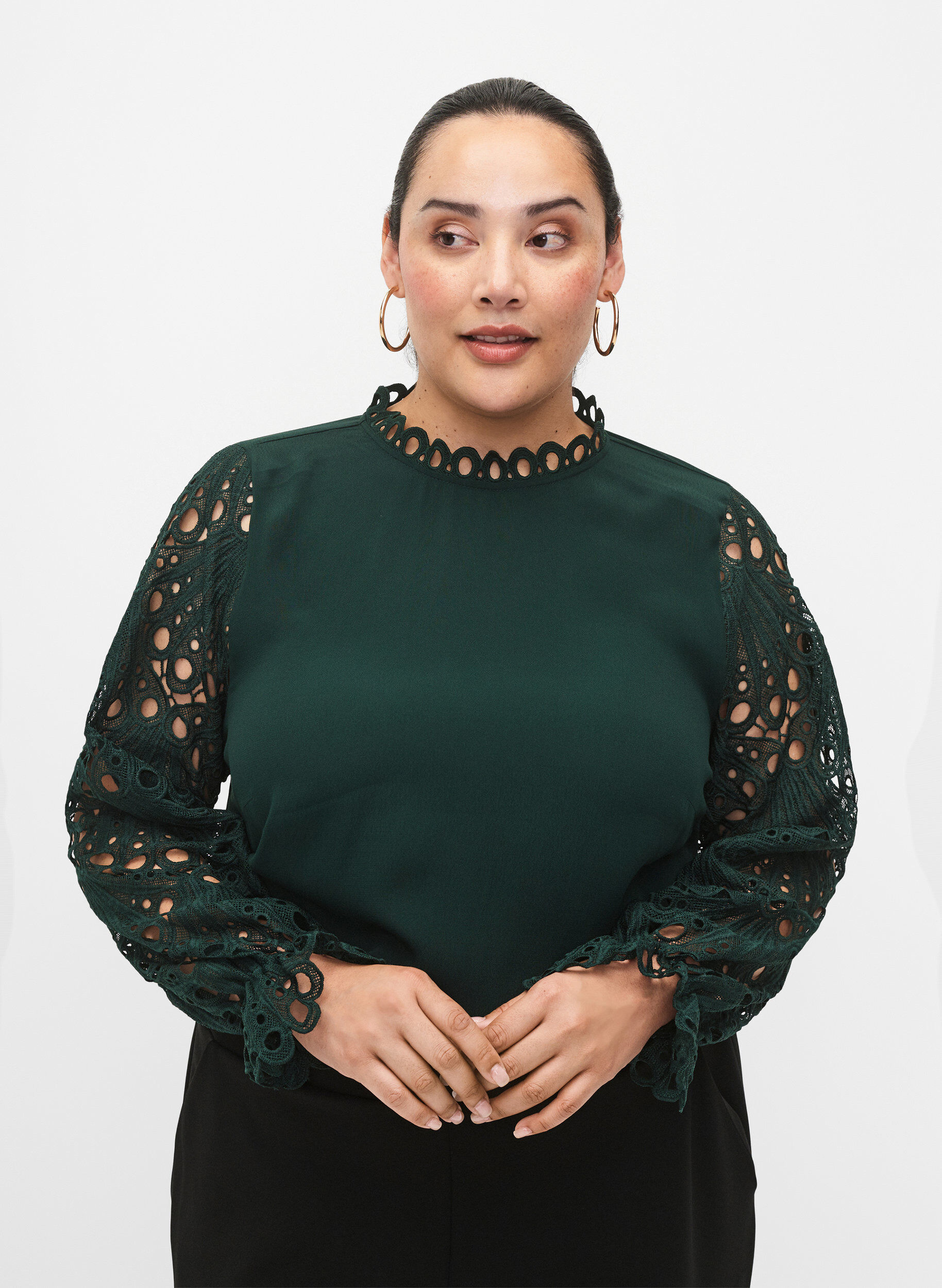 Zizzi  Viskosebluse mit crochet &Auml;rmeln, Scarab, Model image number 0