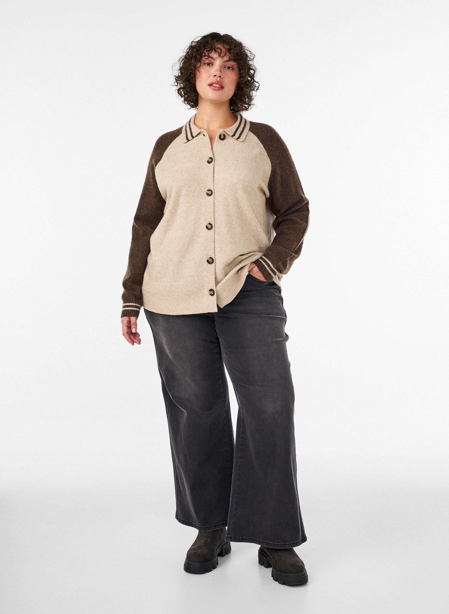 ZizziStrickjacke mit Kontrast&auml;rmeln und Kragen, Beige, Model image number 1
