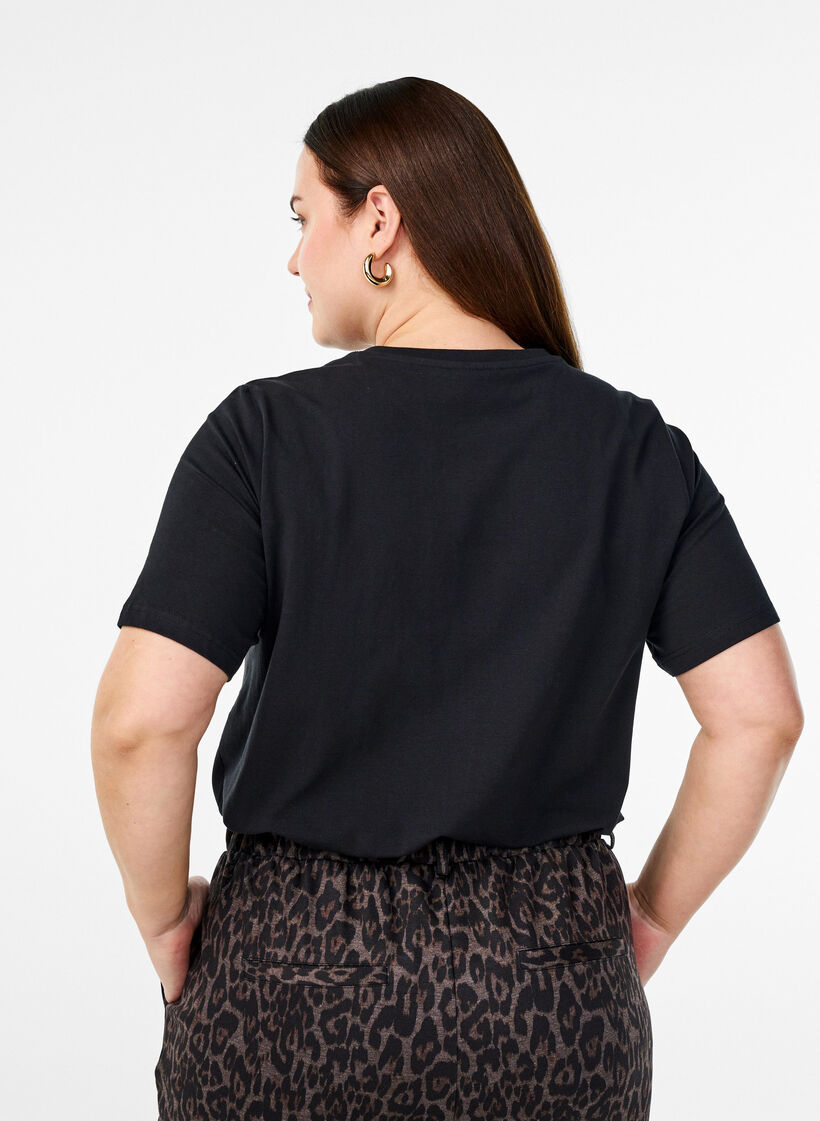 T-Shirt aus Bio-Baumwolle mit Rundhalsausschnitt, Black, Model image number 1