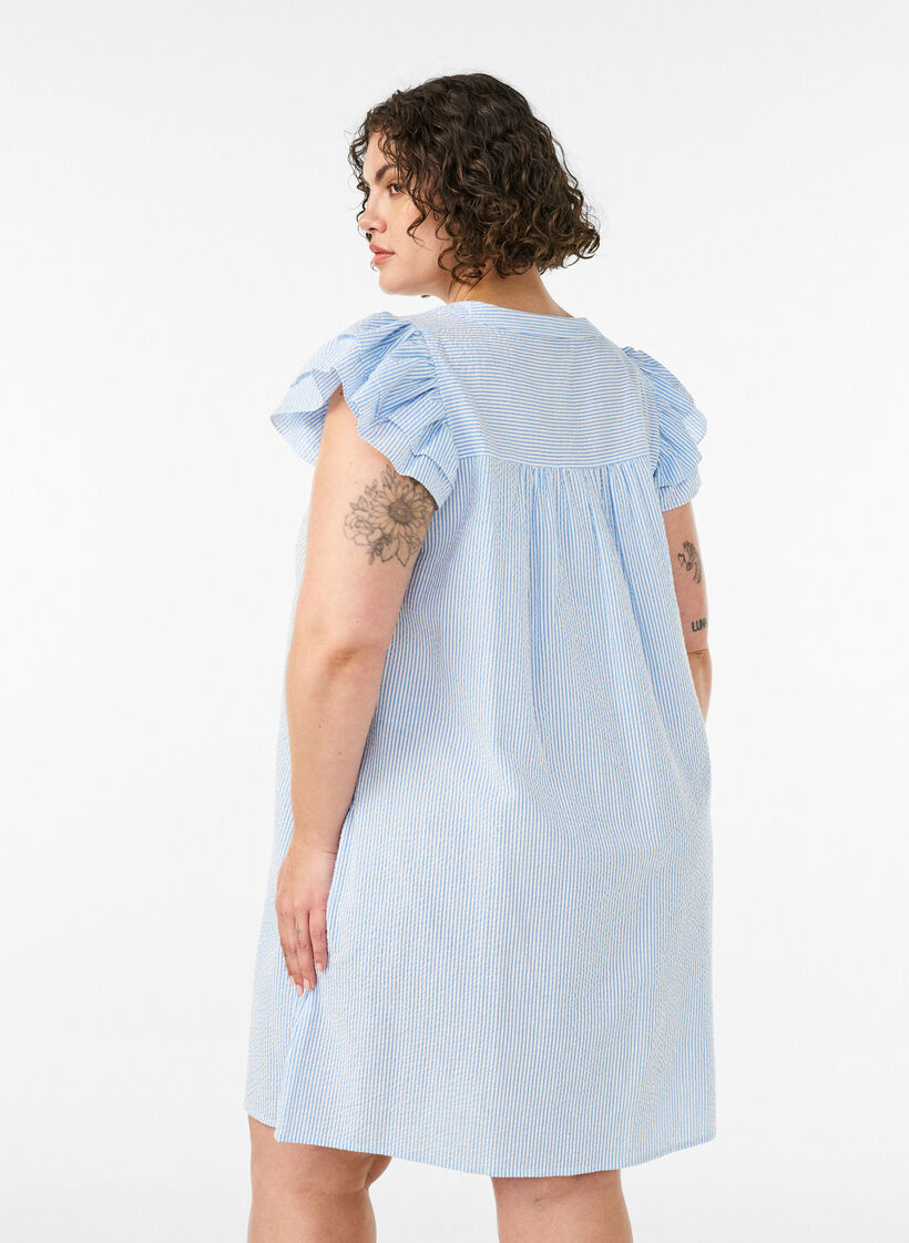 Gestreiftes Kleid aus Baumwolle mit R&uuml;schen und A-Linien-Schnitt, Blau, Model image number 2